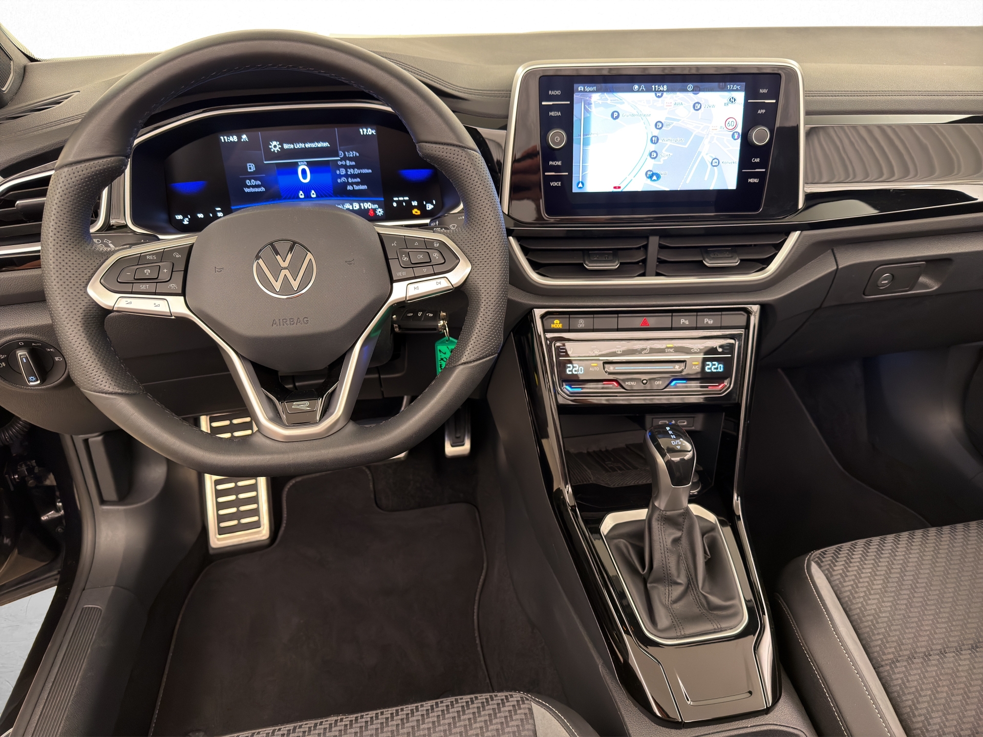 VW T-Roc Cabriolet 1.5 TSI R-Line-image-9