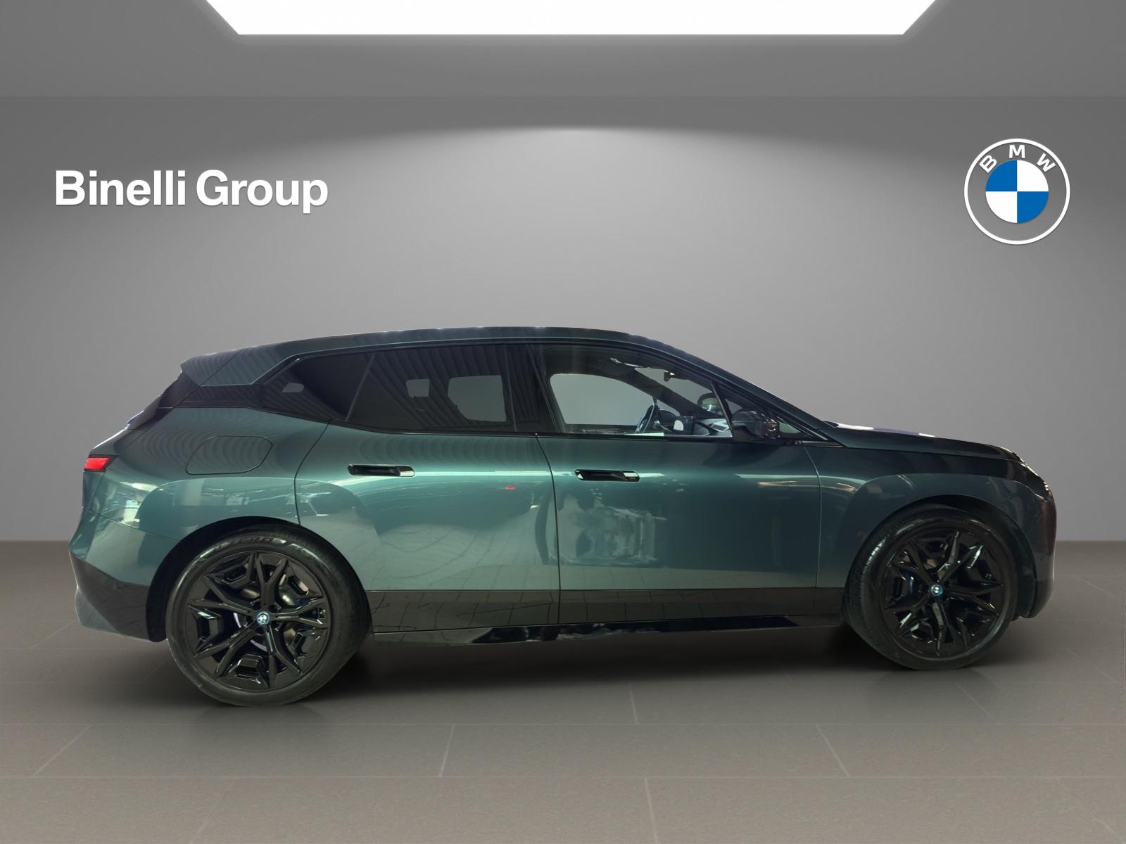 BMW iX xDrive40 Sportpaket-image-6