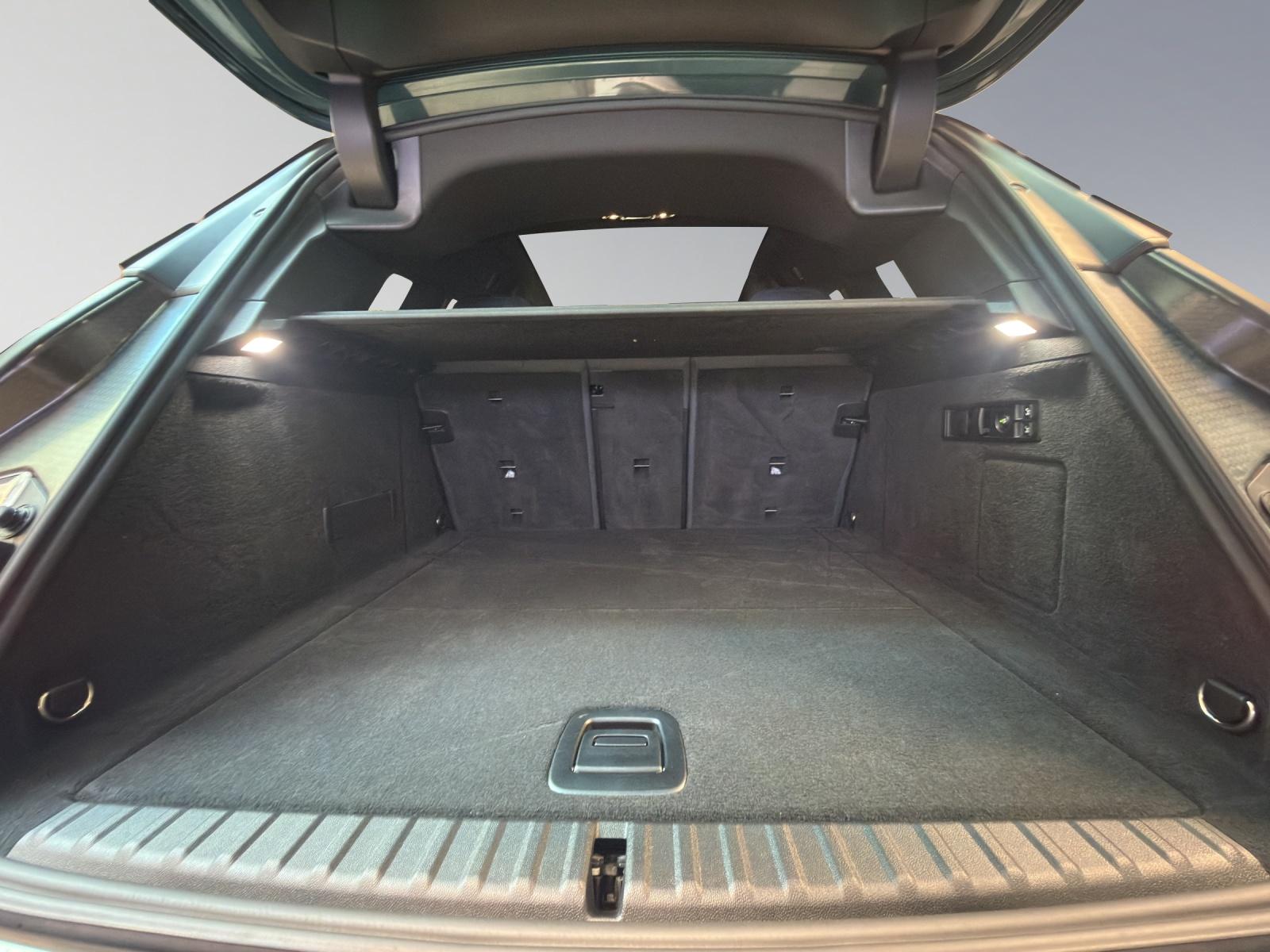 BMW iX xDrive40 Sportpaket-image-19
