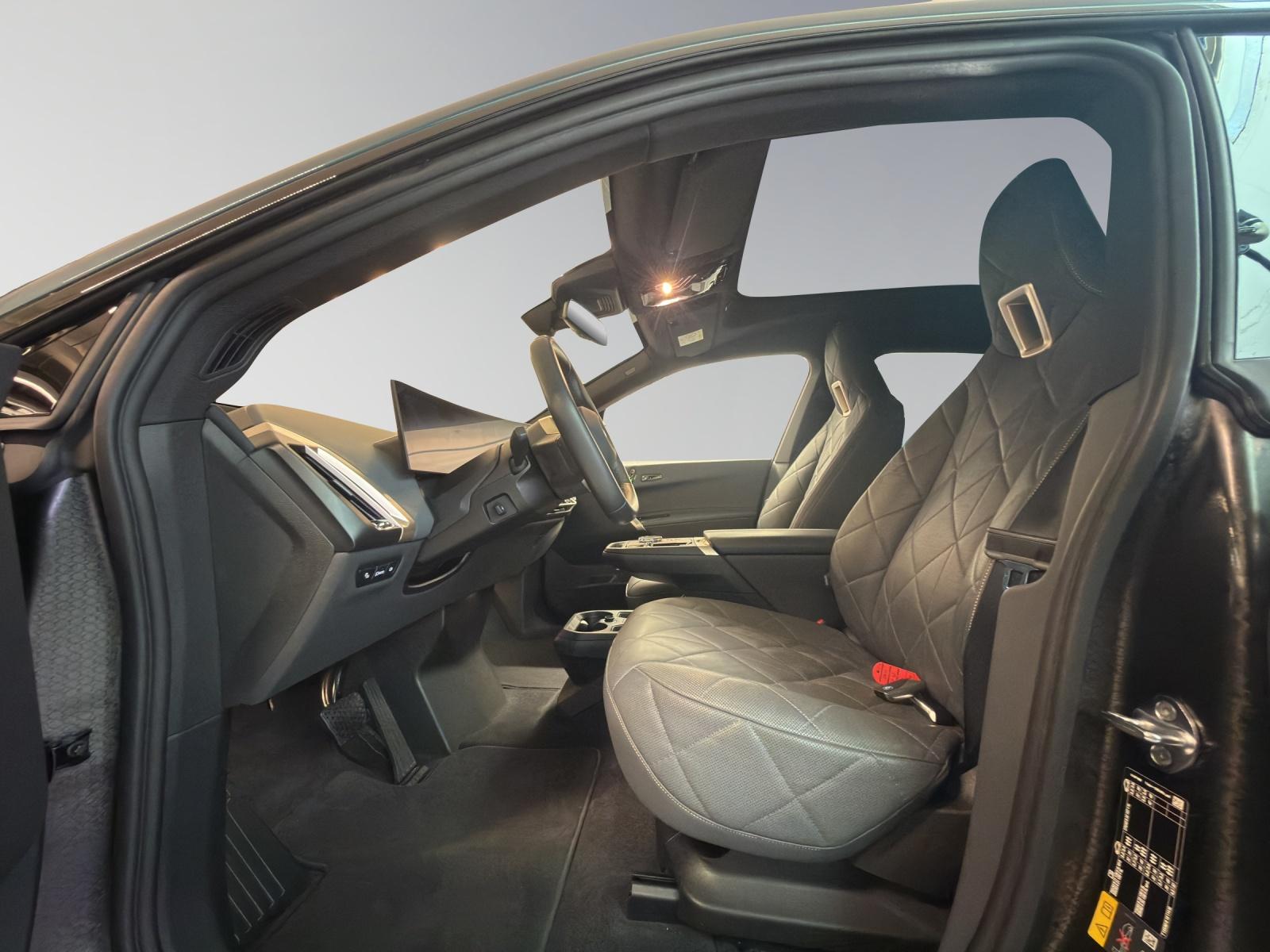 BMW iX xDrive40 Sportpaket-image-11