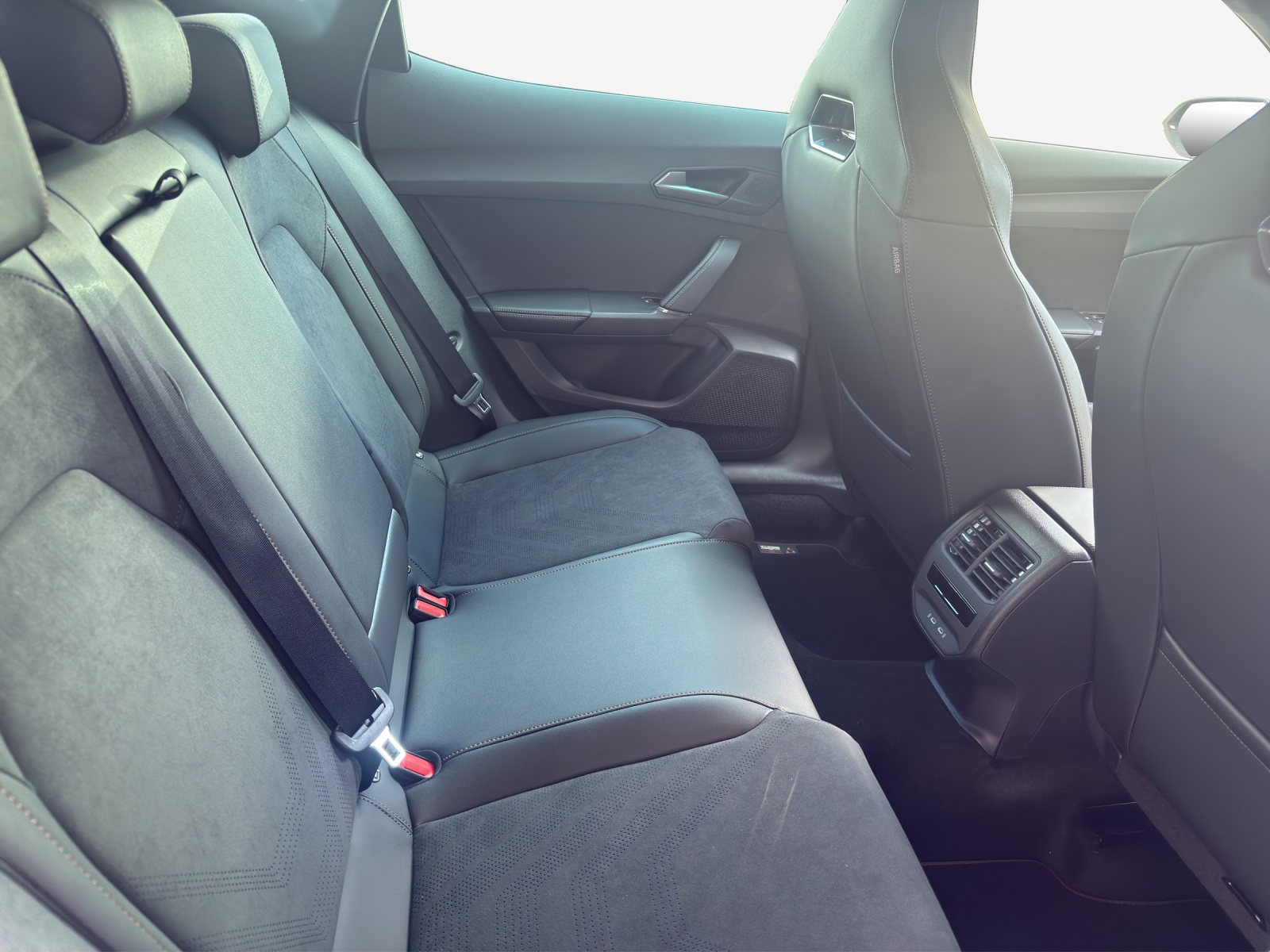CUPRA Formentor 1.5 e-HYBRID pHEV Prime Edition DSG-image-10