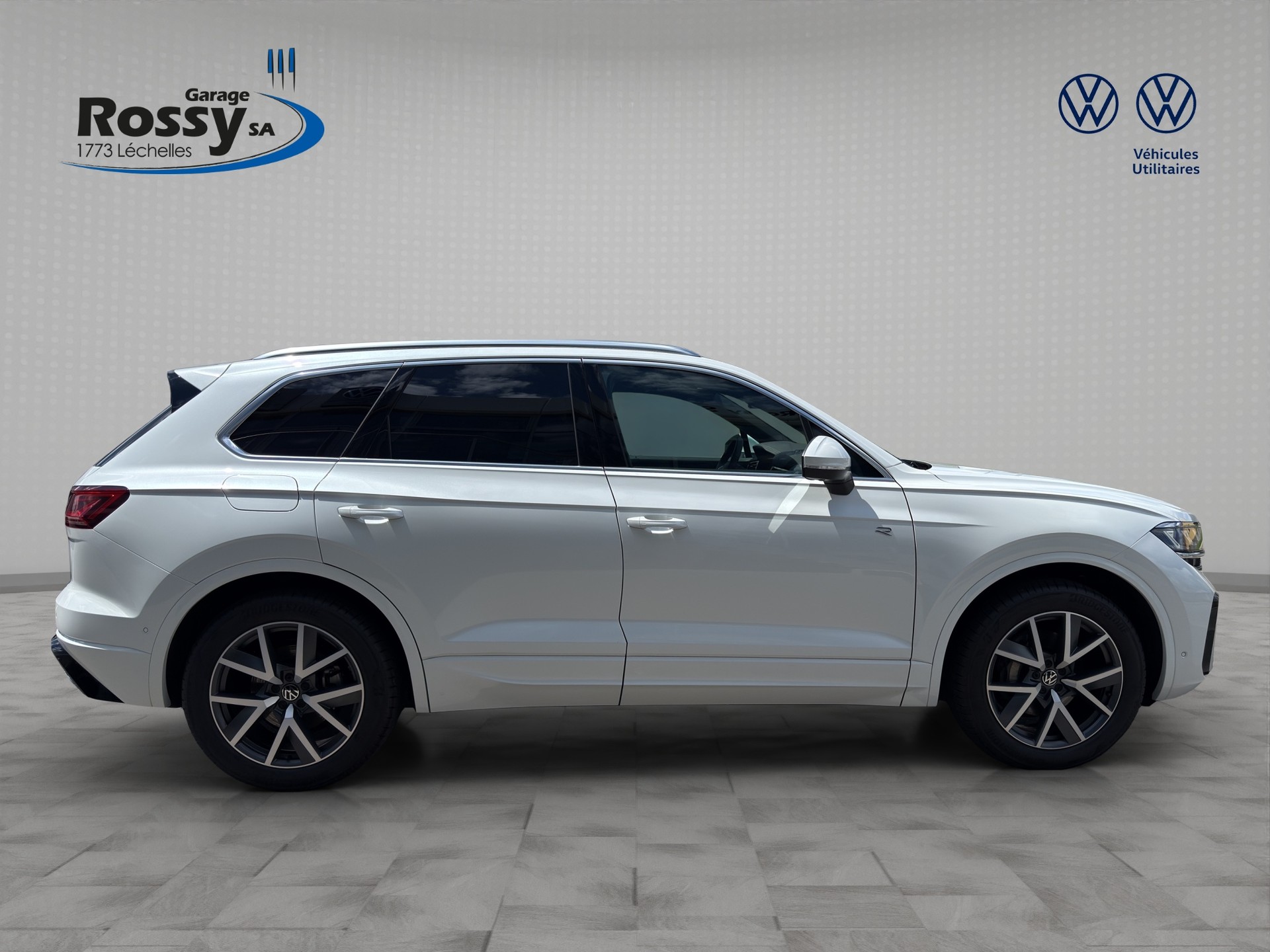 VW Touareg 3.0 TDI R-Line Tiptronic-image-6