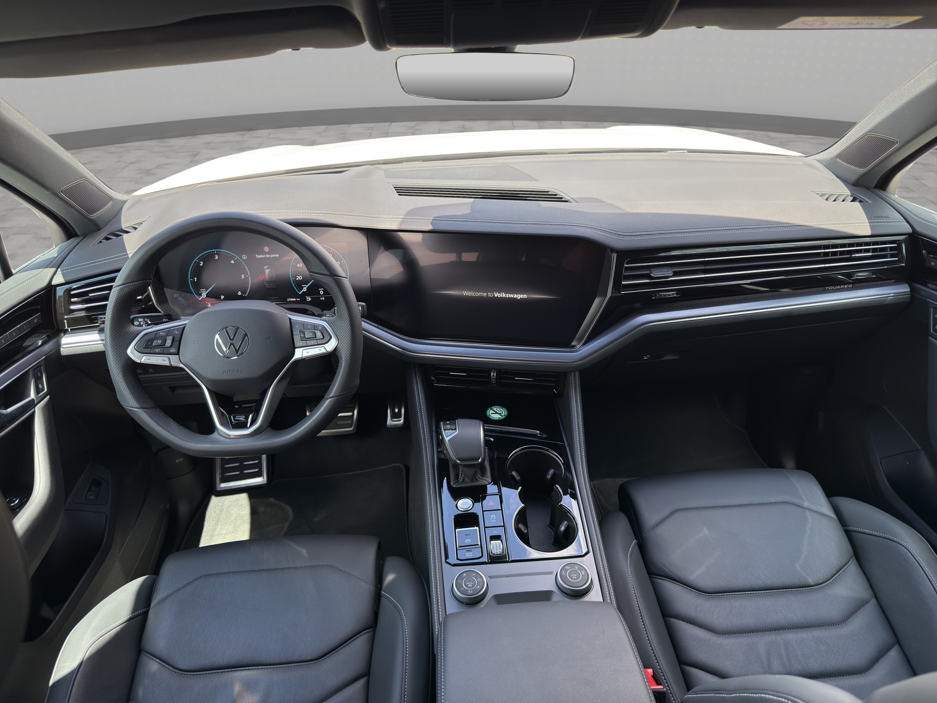 VW Touareg 3.0 TDI R-Line Tiptronic-image-13