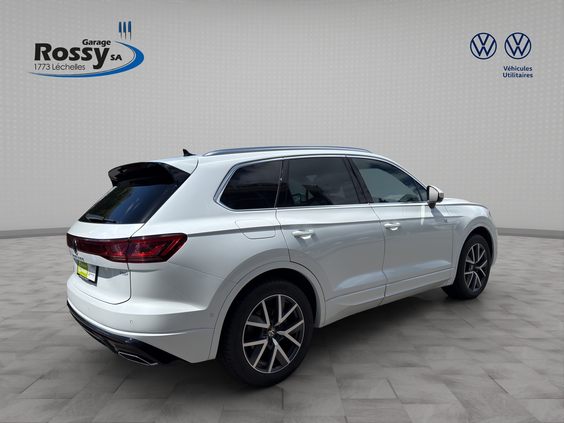 VW Touareg 3.0 TDI R-Line Tiptronic-image-5