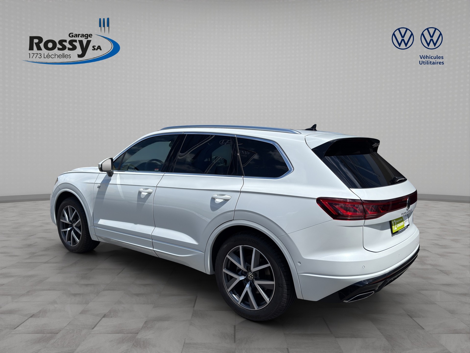 VW Touareg 3.0 TDI R-Line Tiptronic-showroom-element-3