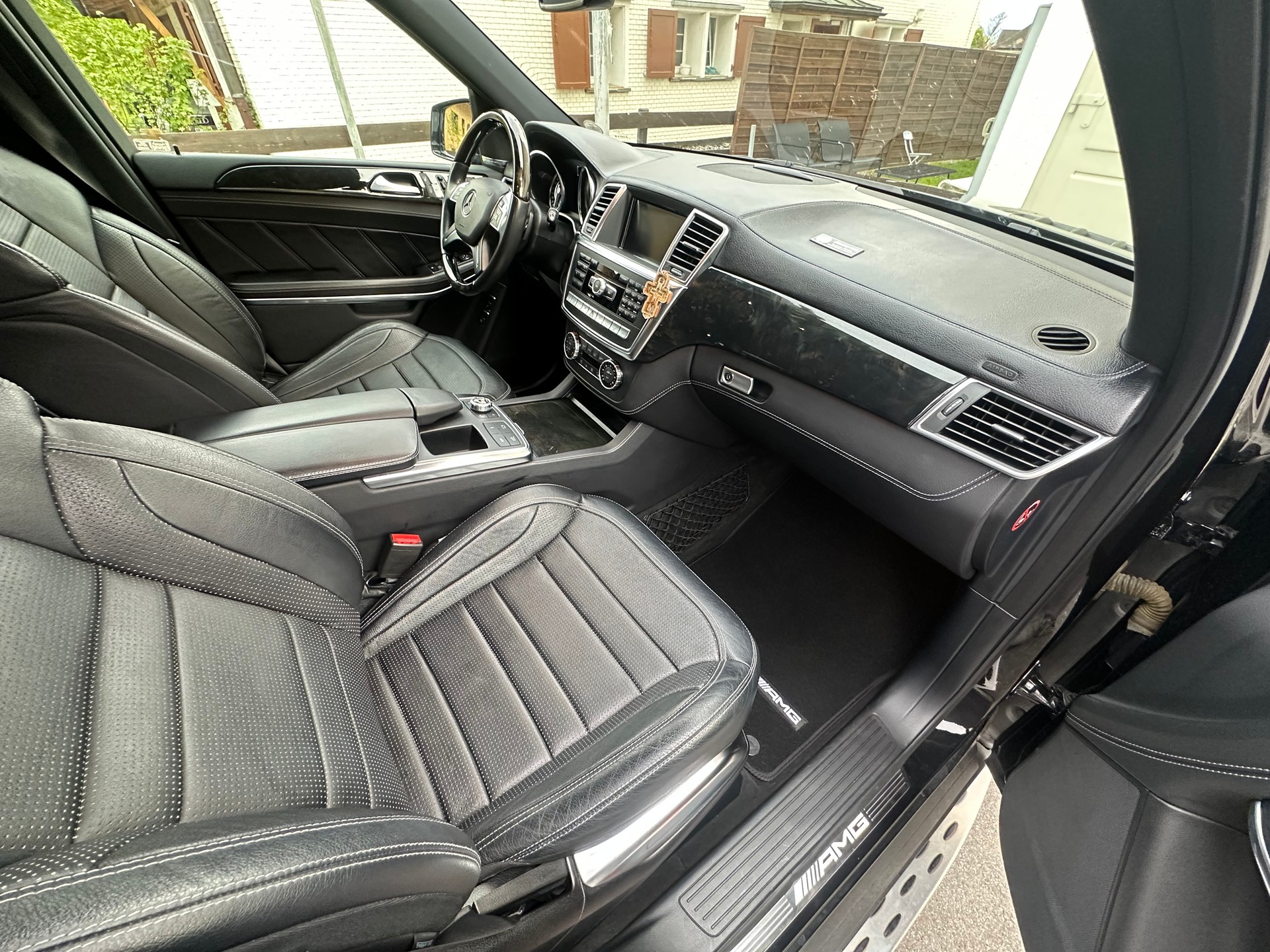MERCEDES-BENZ GL 63 V8 AMG-image-9
