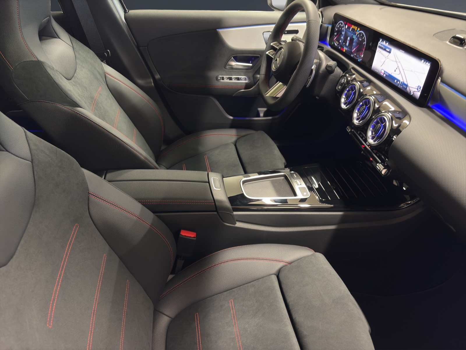 MERCEDES-BENZ A 200 Berline Compacte Night Star-image-9