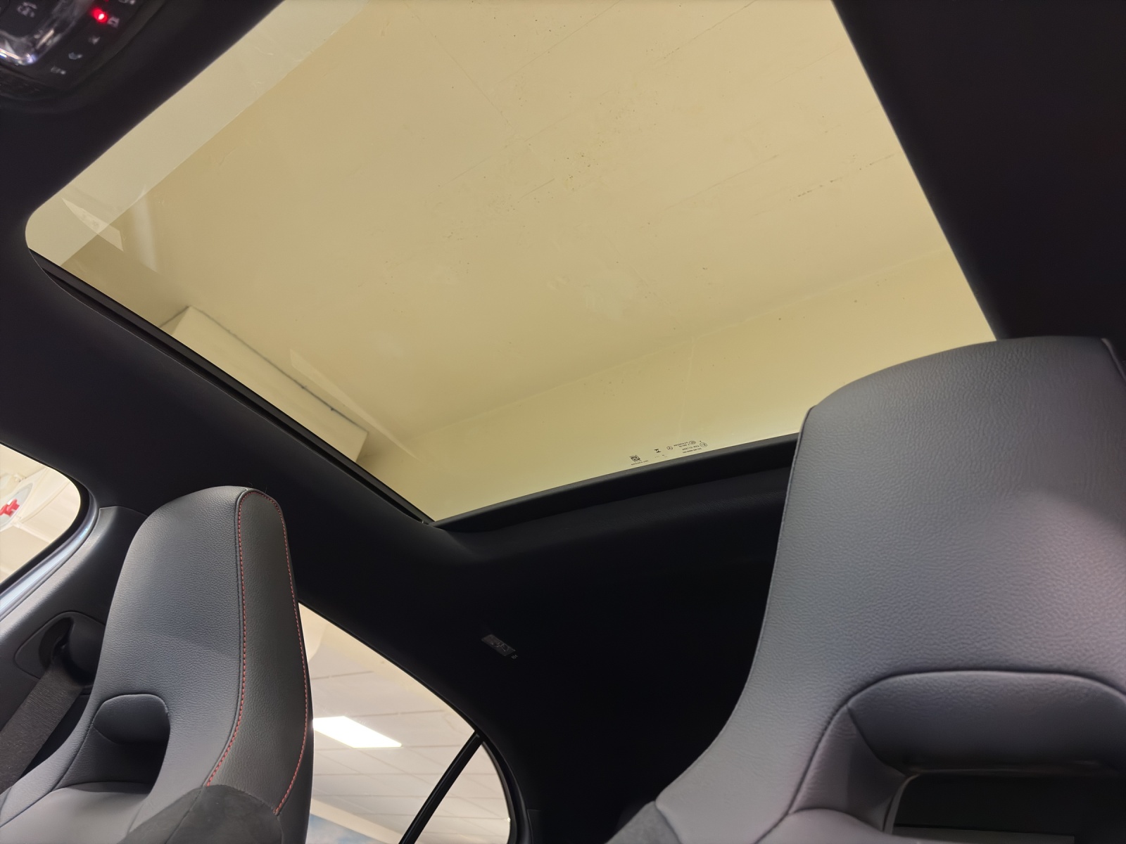 MERCEDES-BENZ A 200 Berline Compacte Night Star-image-11