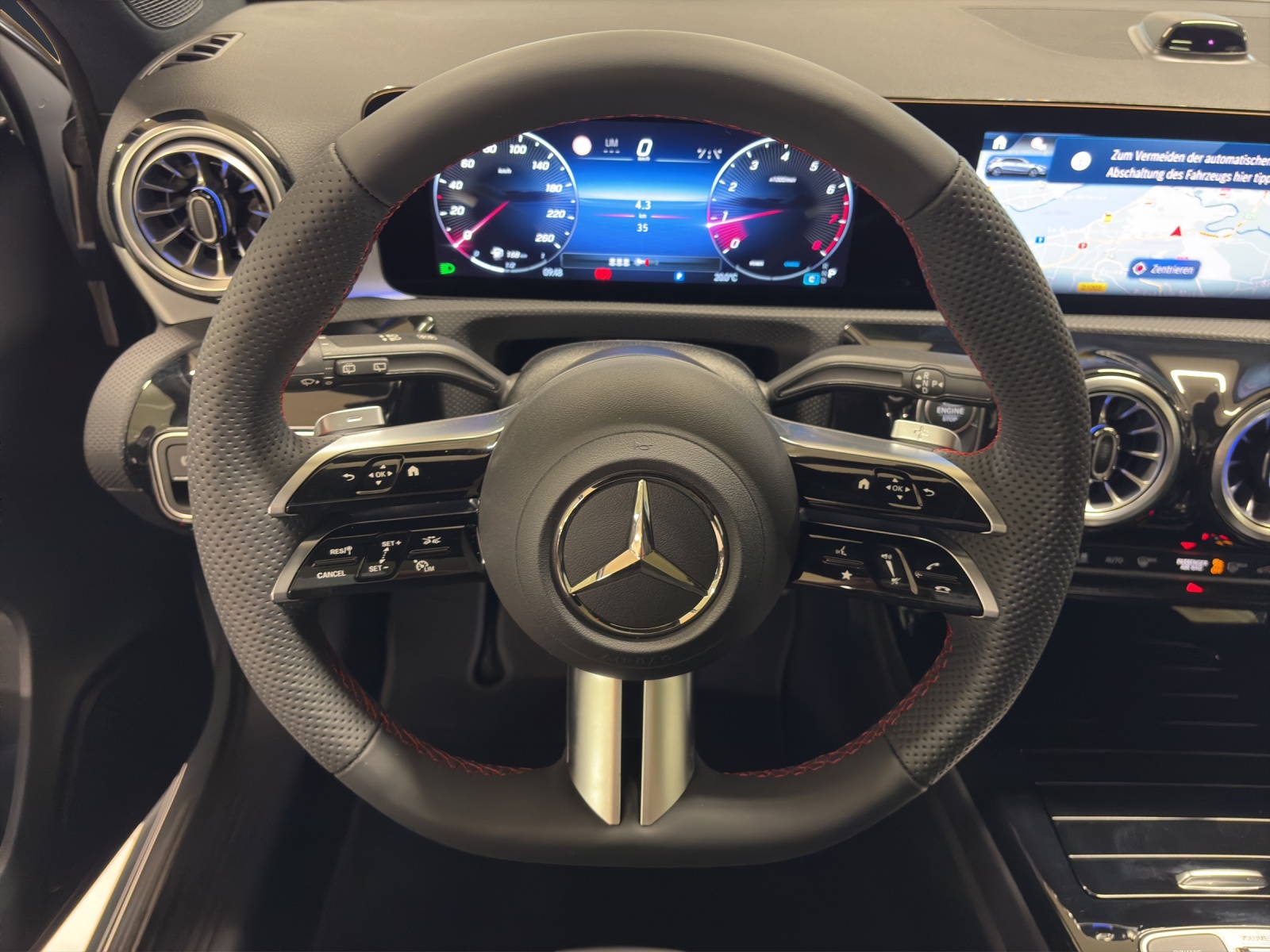 MERCEDES-BENZ A 200 Berline Compacte Night Star-image-6
