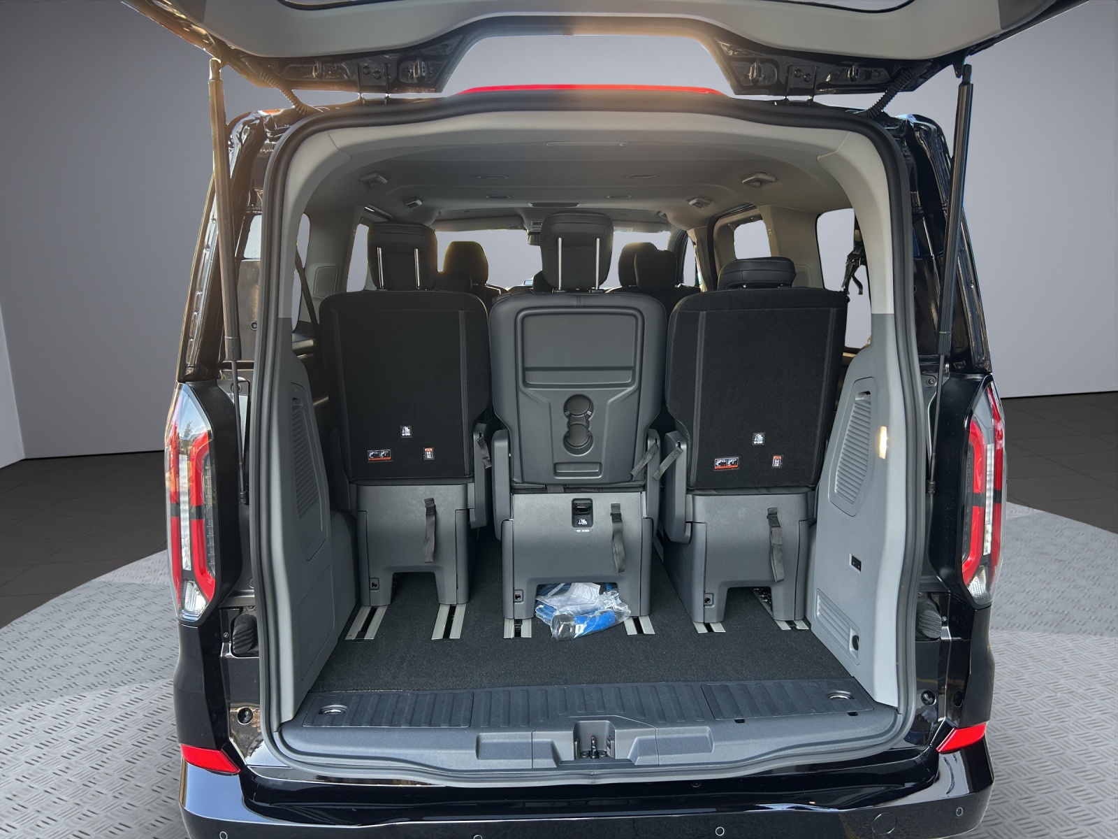 FORD Tourneo Custom 340 L1 2.5 Durat-image-13