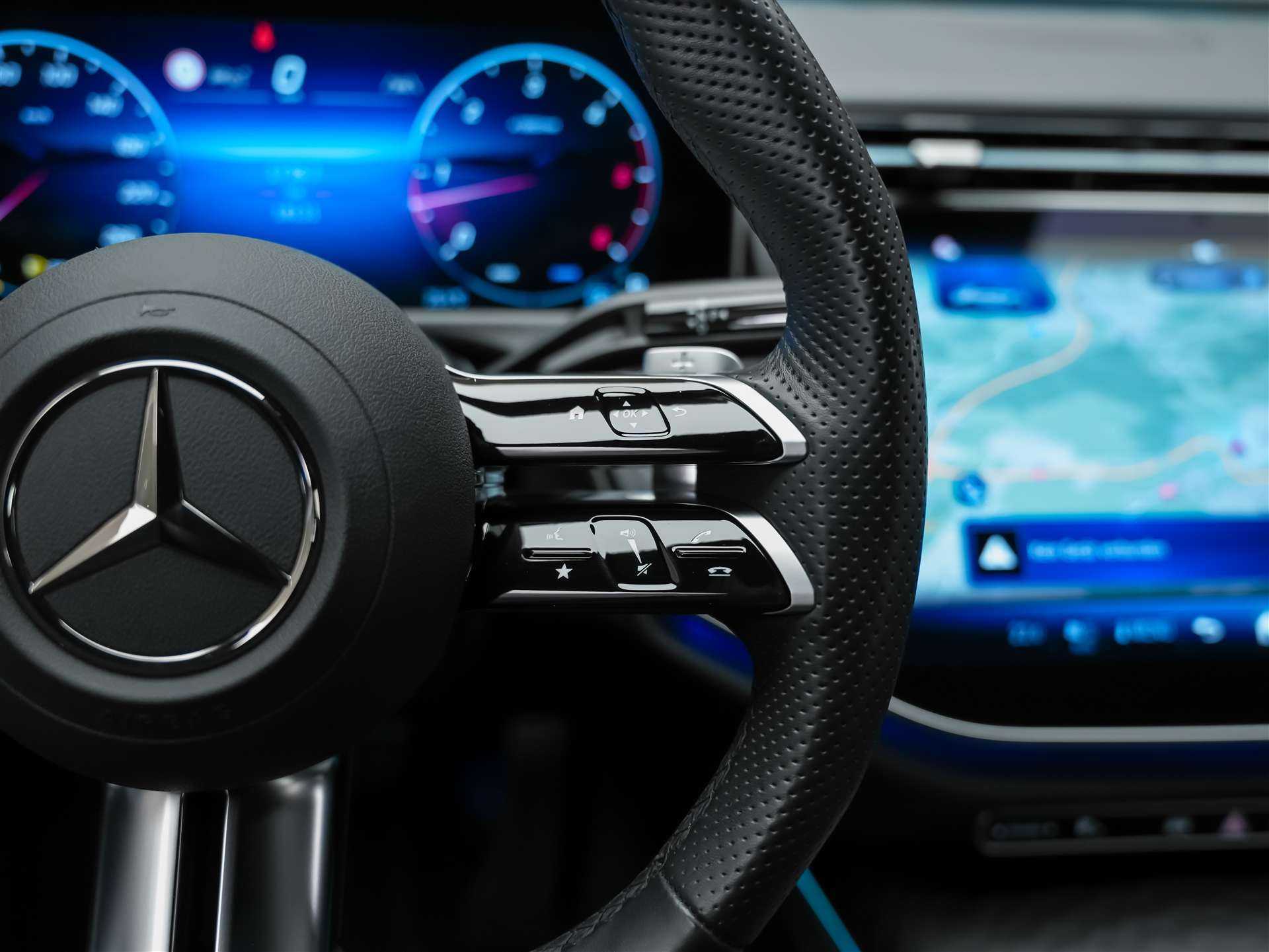 MERCEDES-BENZ E 220 d AMG Line *21" Felgen*Burmester*360° Kamera*Kühlergrill beleuchtet*-image-26