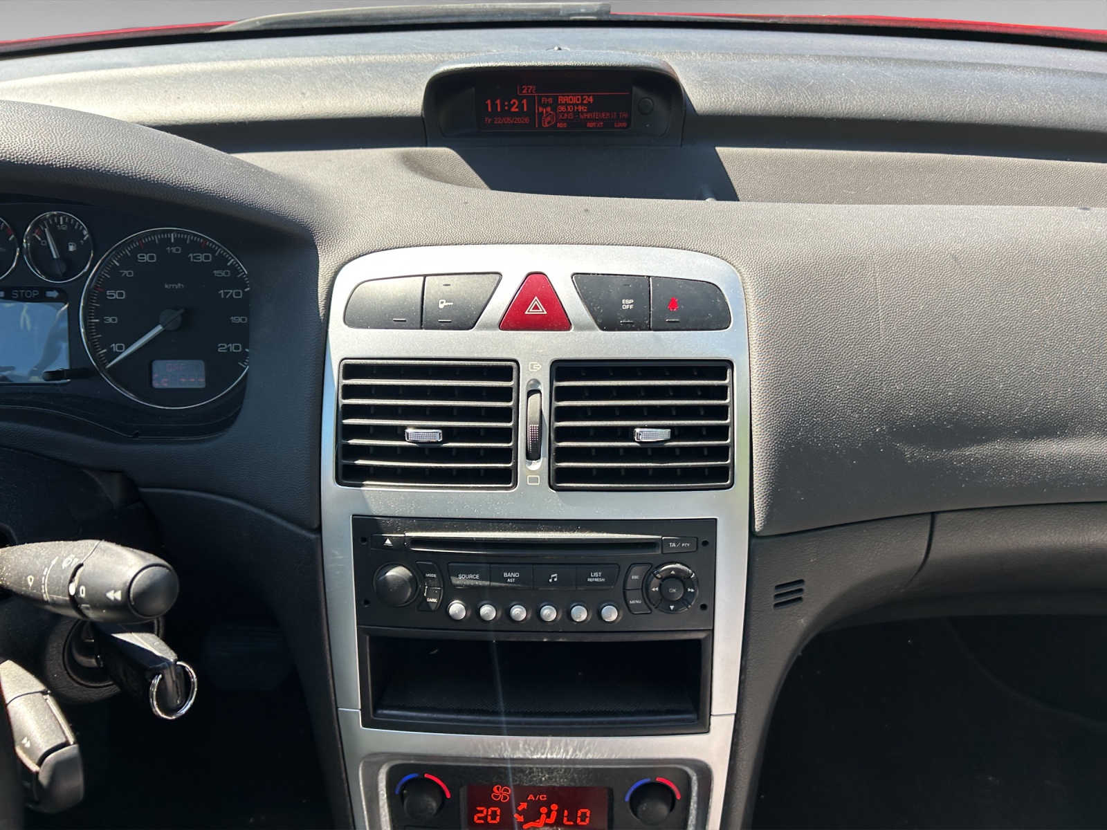 PEUGEOT 307 SW 2.0 16V Premium-image-18