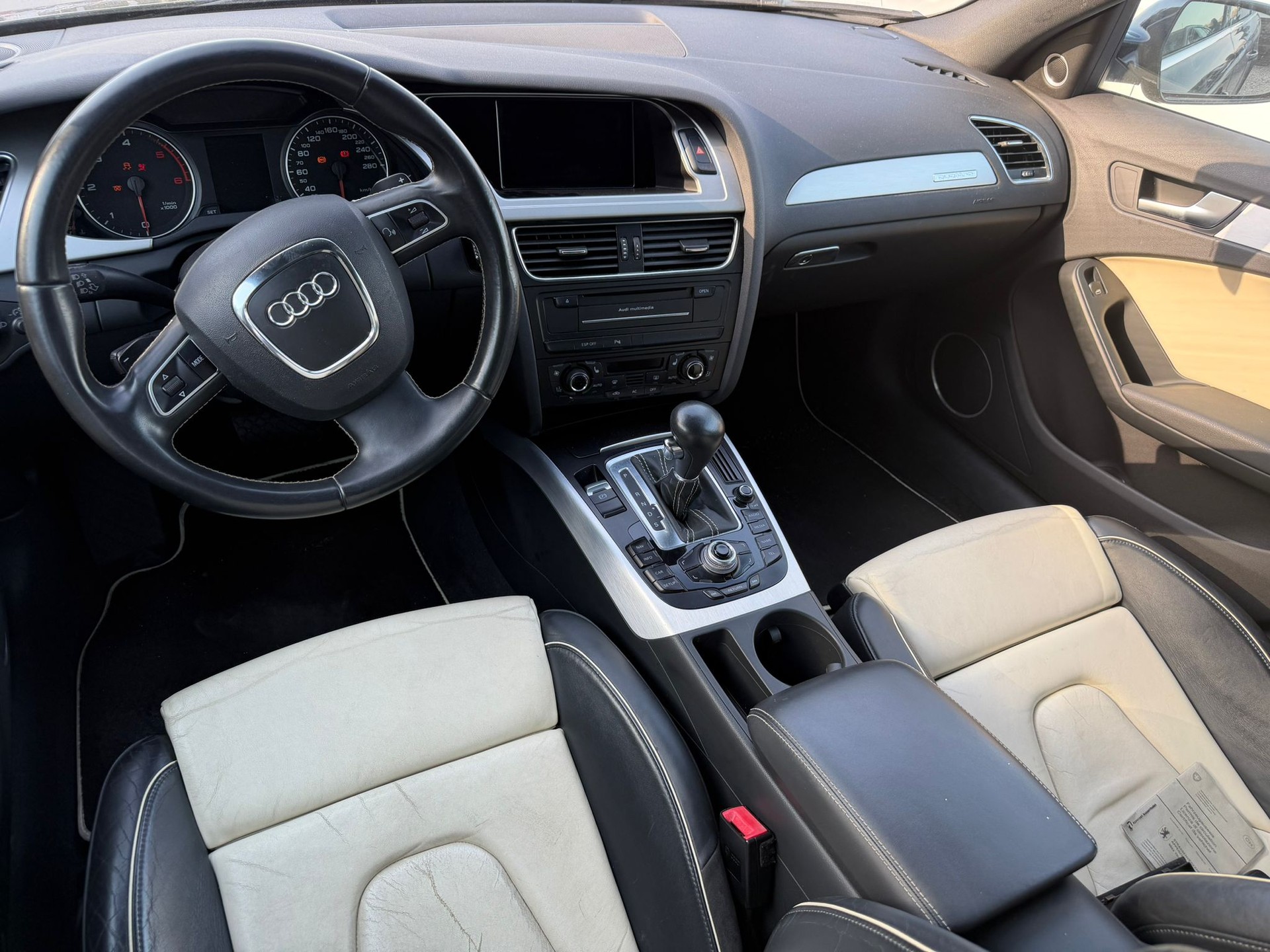 AUDI A4 Avant 3.0 TDI quattro tiptronic-image-6