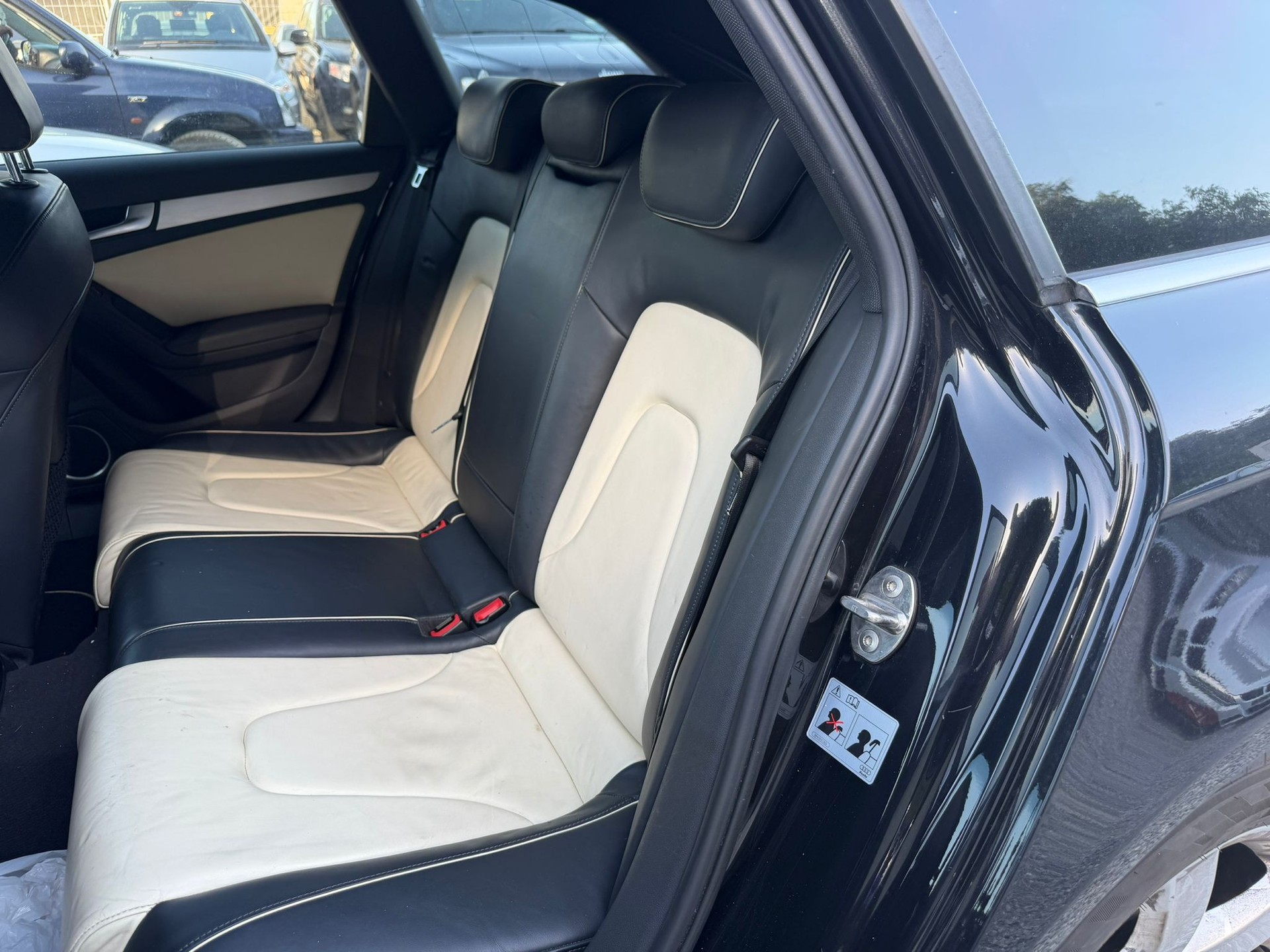 AUDI A4 Avant 3.0 TDI quattro tiptronic-image-8