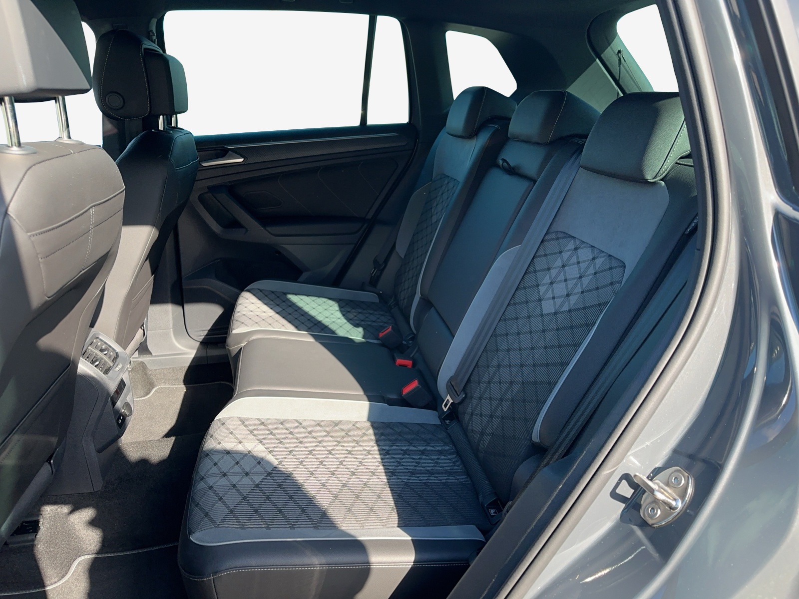 VW Tiguan 1.4TSI PHEV R-Line DSG-image-11