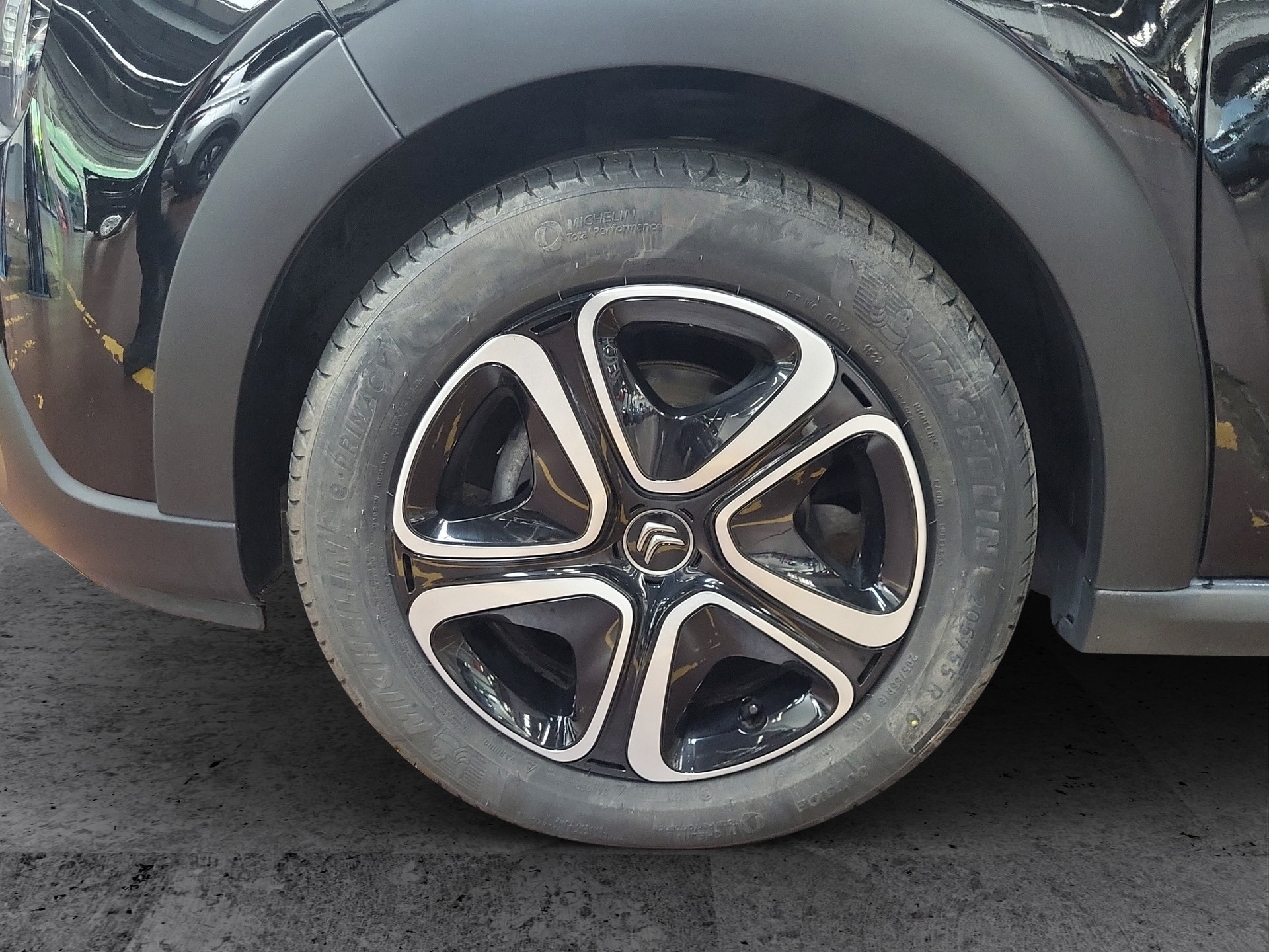 CITROEN C3 1.2 Swiss Edition-image-3