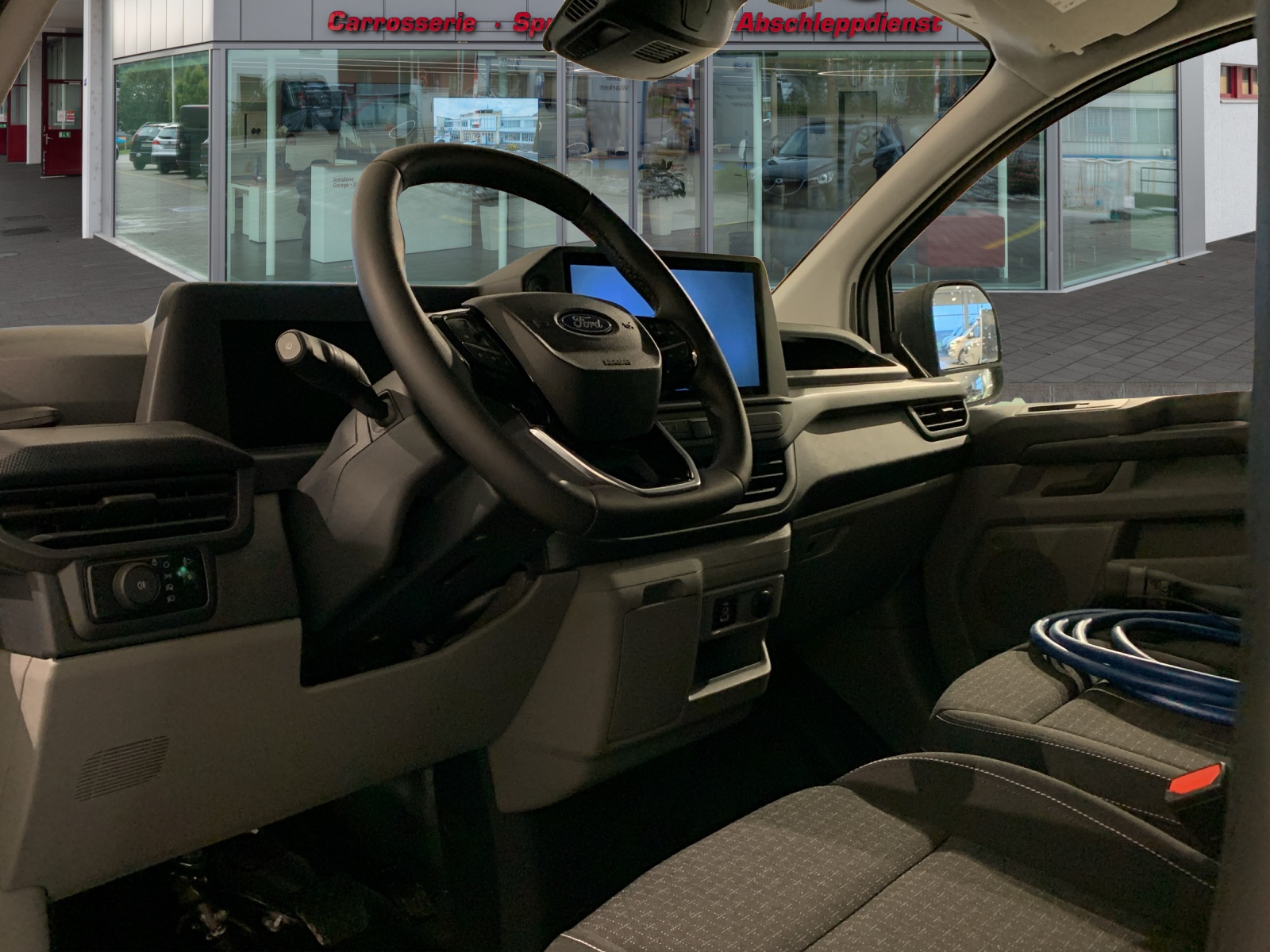 FORD E-Transit C Van 320 L1 Trend-image-7