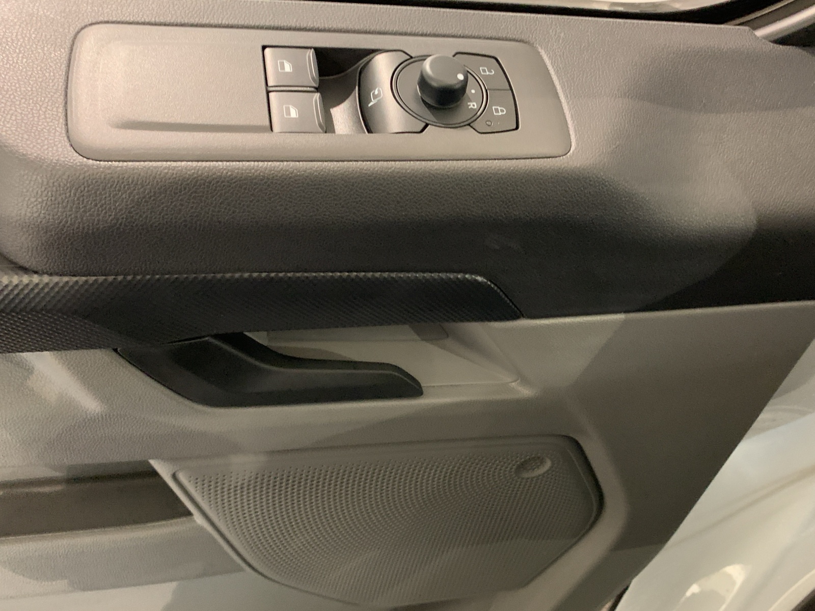 FORD E-Transit C Van 320 L1 Trend-image-6