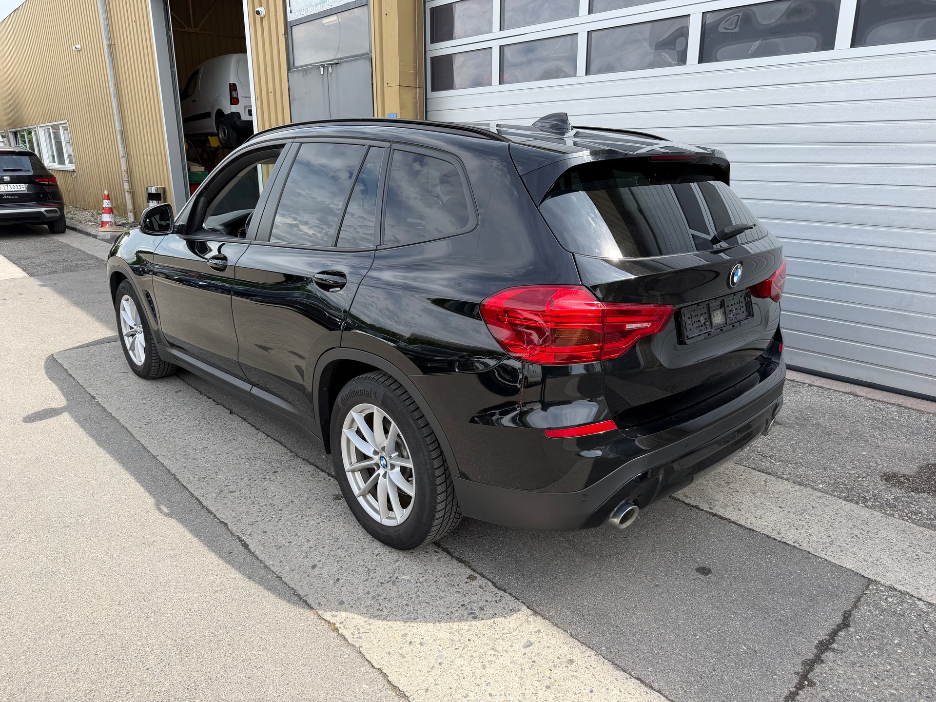 BMW X3 xDrive 30i Individual Luxury Line Steptronic-image-8