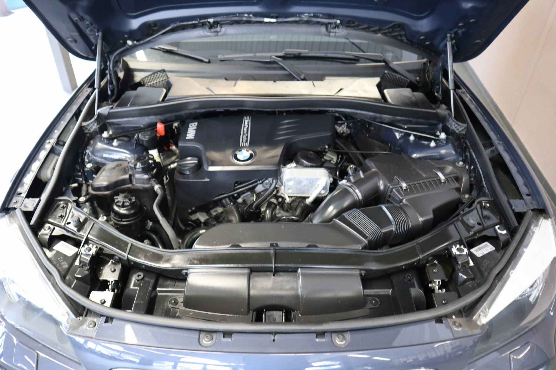 BMW X1 20i xDrive-image-14