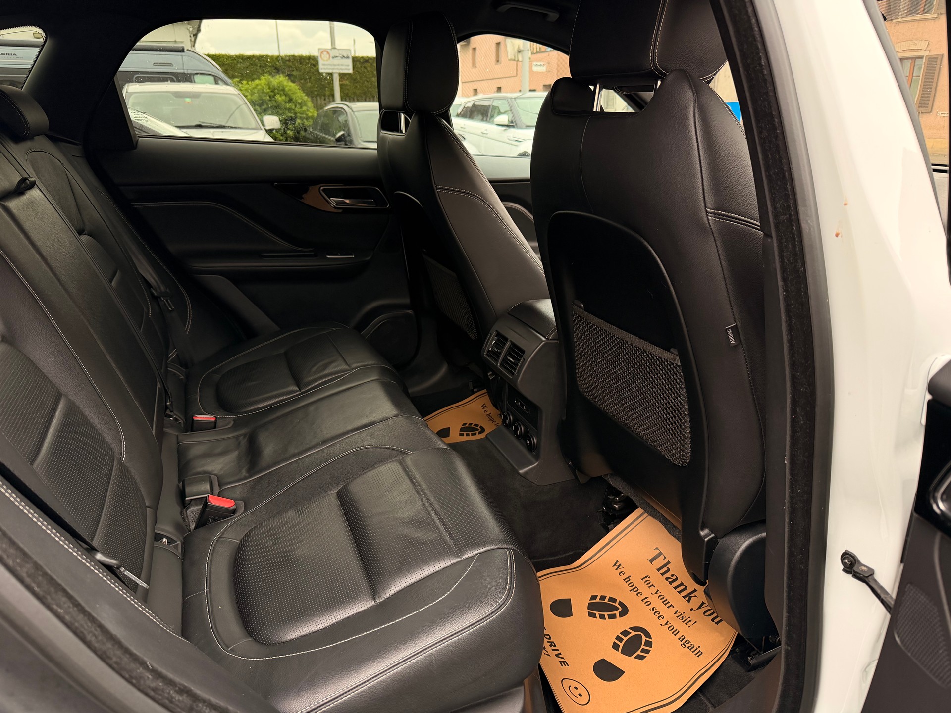 JAGUAR F-Pace 25d R-Sport AWD Automatik-image-27