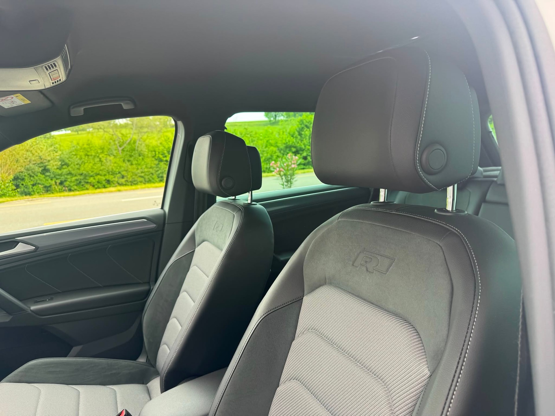 VW Tiguan 2.0 TDI SCR Highline 4Motion DSG-image-9