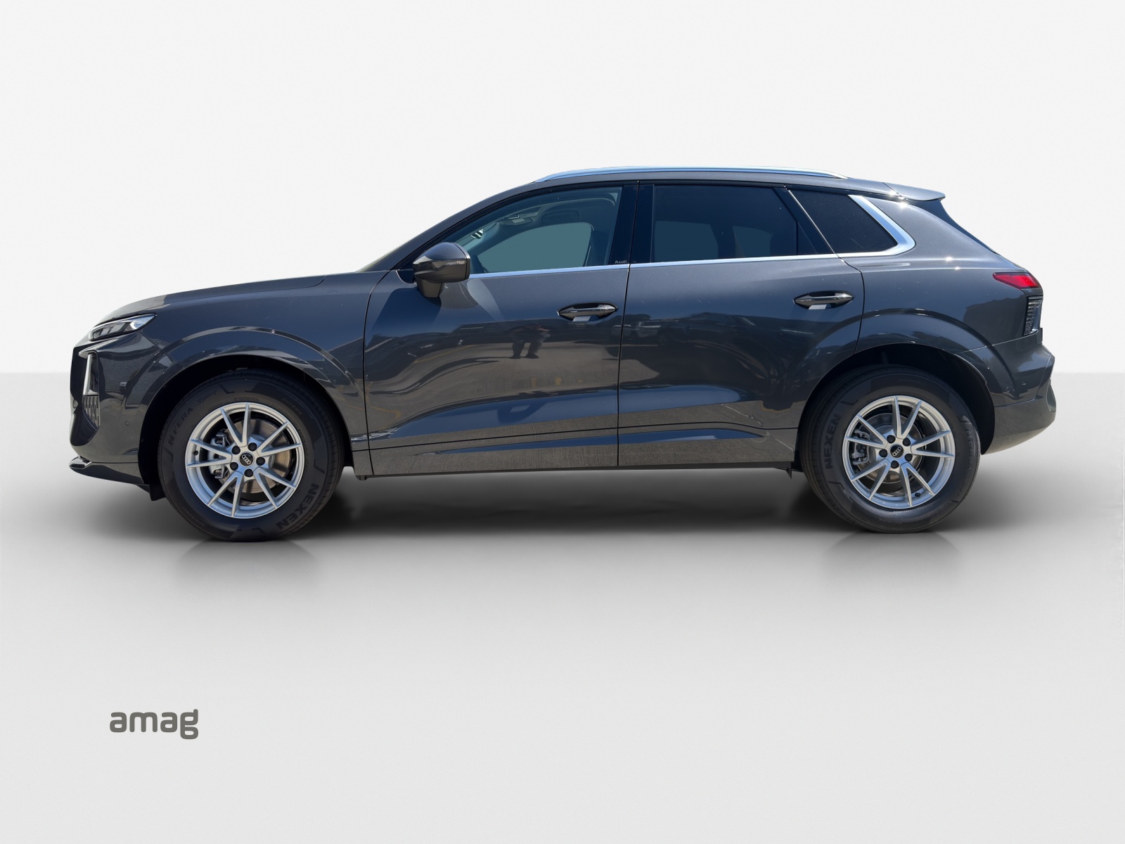 AUDI Q3 SUV 110 kW TFSI S tronic-image-1