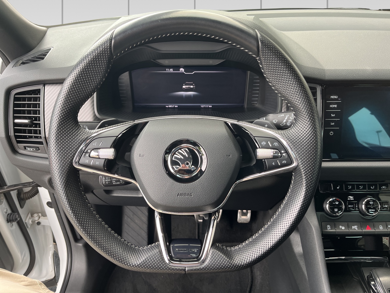 SKODA Kodiaq 2.0 TDI SCR SportLine 4x4 DSG-image-8