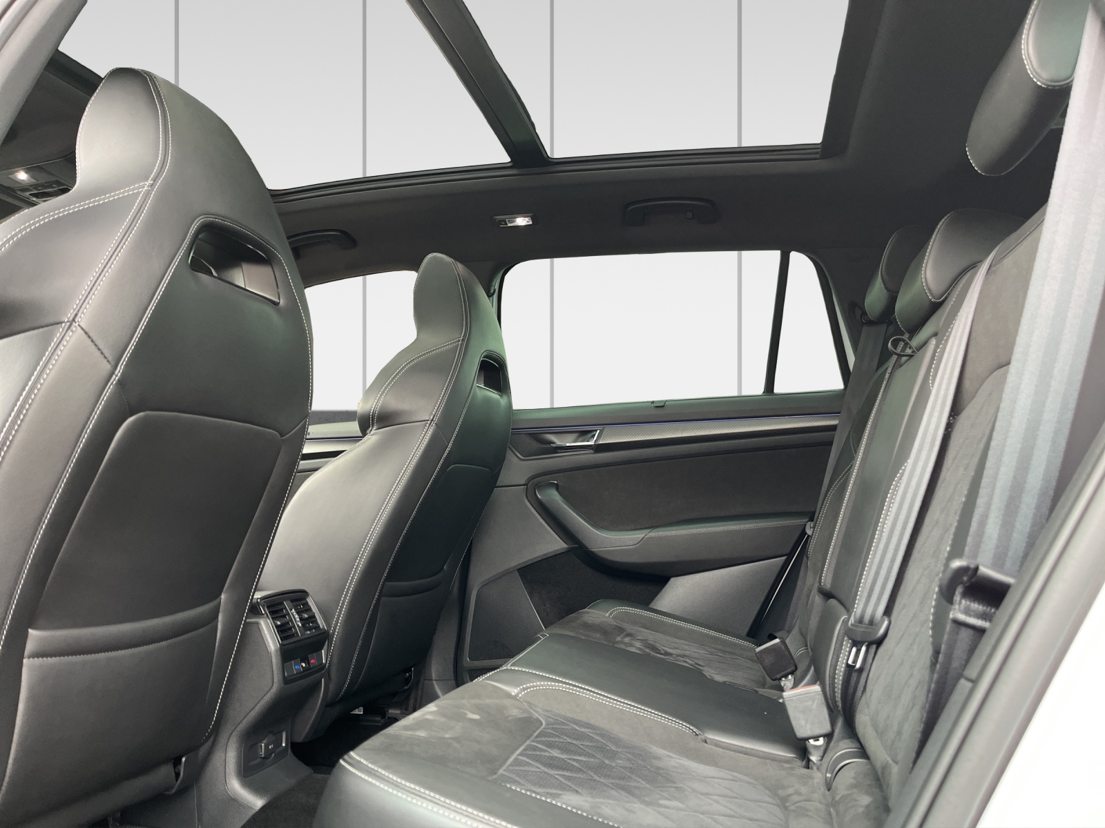 SKODA Kodiaq 2.0 TDI SCR SportLine 4x4 DSG-image-10