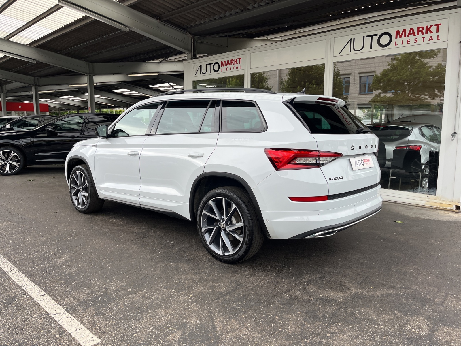 SKODA Kodiaq 2.0 TDI SCR SportLine 4x4 DSG-image-2
