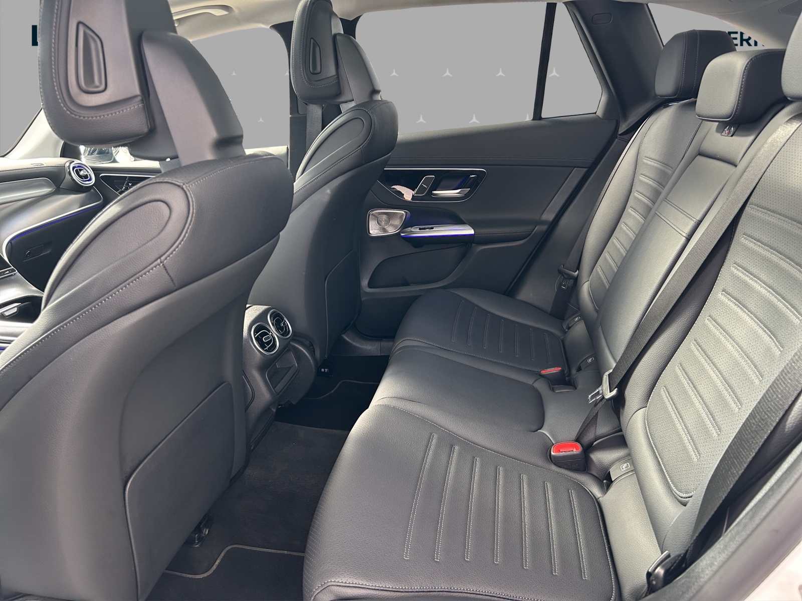 MERCEDES-BENZ GLC 300 e 4Matic 9G-Tronic-image-13