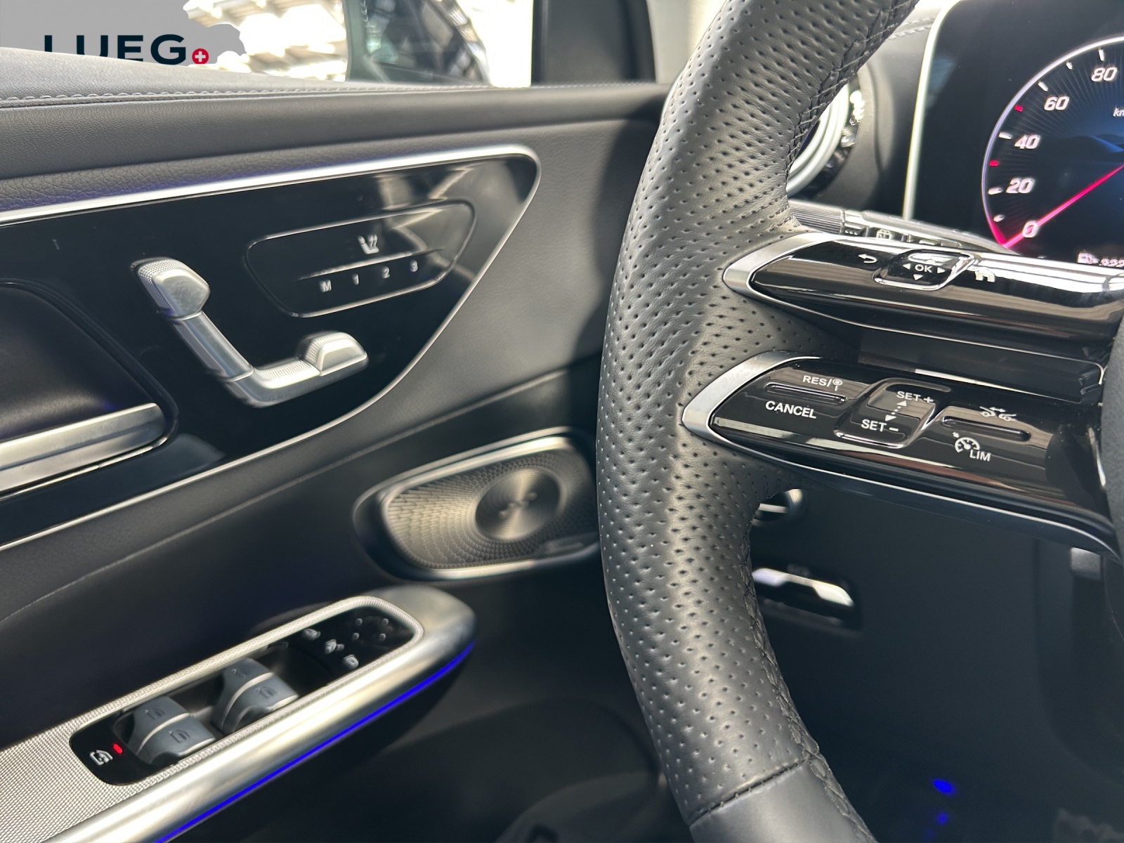 MERCEDES-BENZ GLC 300 e 4Matic 9G-Tronic-image-12