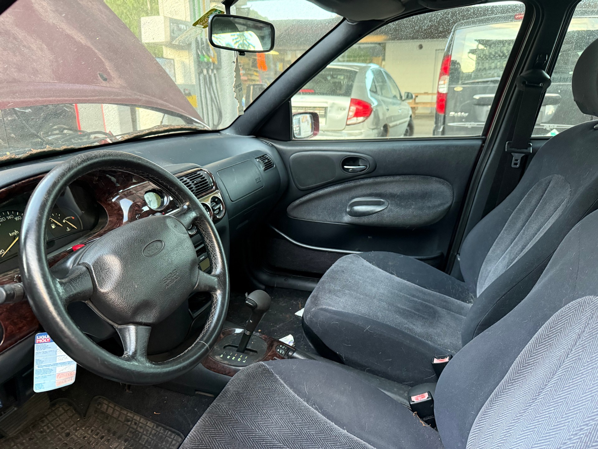 FORD Escort 1.6i 16V Ghia-image-9