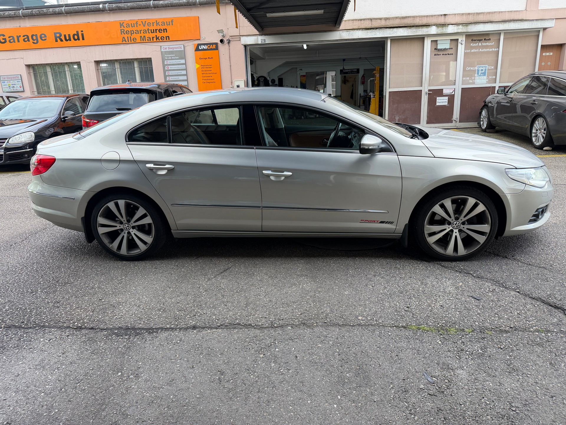 VW Passat CC 2.0 TSI Tiptronic-image-2
