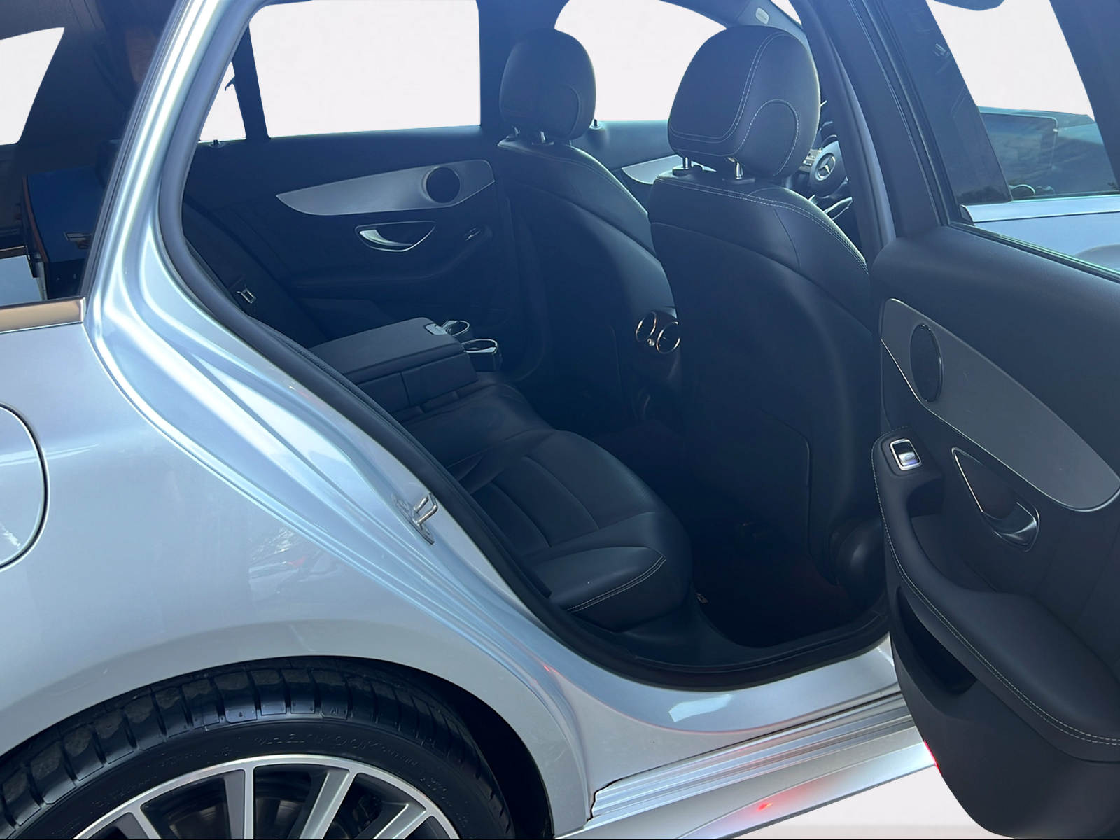 MERCEDES-BENZ C 200 Swiss Star AMG Line 4M 9G-Tronic-image-5