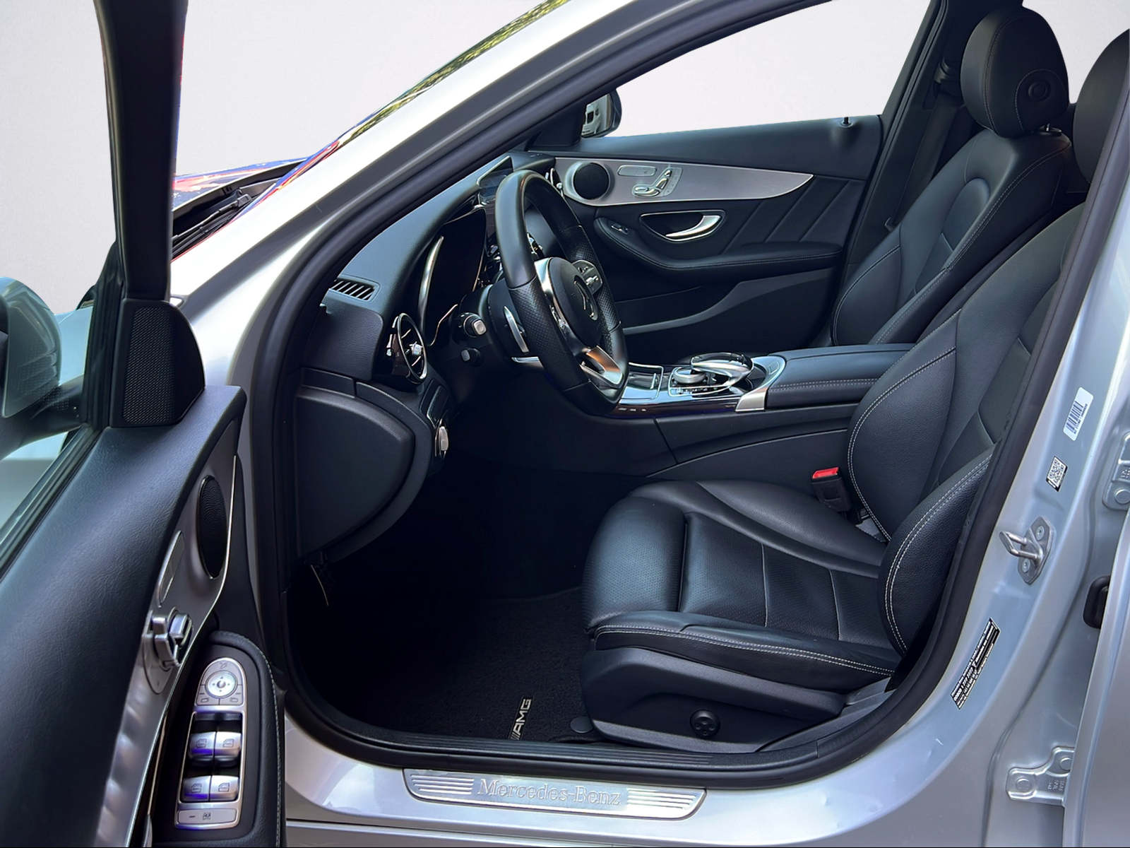 MERCEDES-BENZ C 200 Swiss Star AMG Line 4M 9G-Tronic-image-9