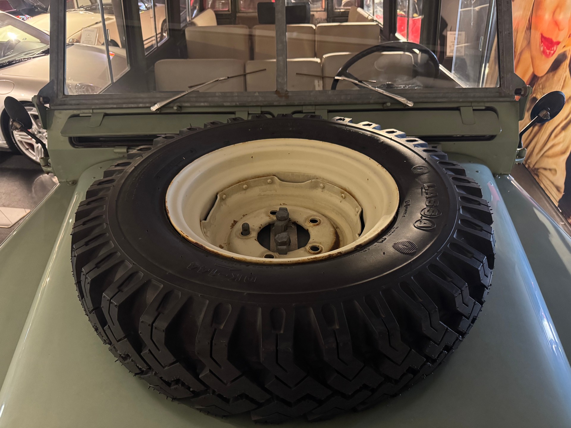 LAND ROVER 109 Serie IIA 2.6-image-9
