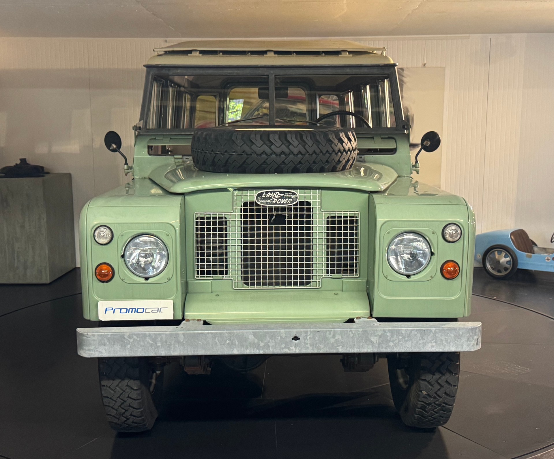 LAND ROVER 109 Serie IIA 2.6-image-7