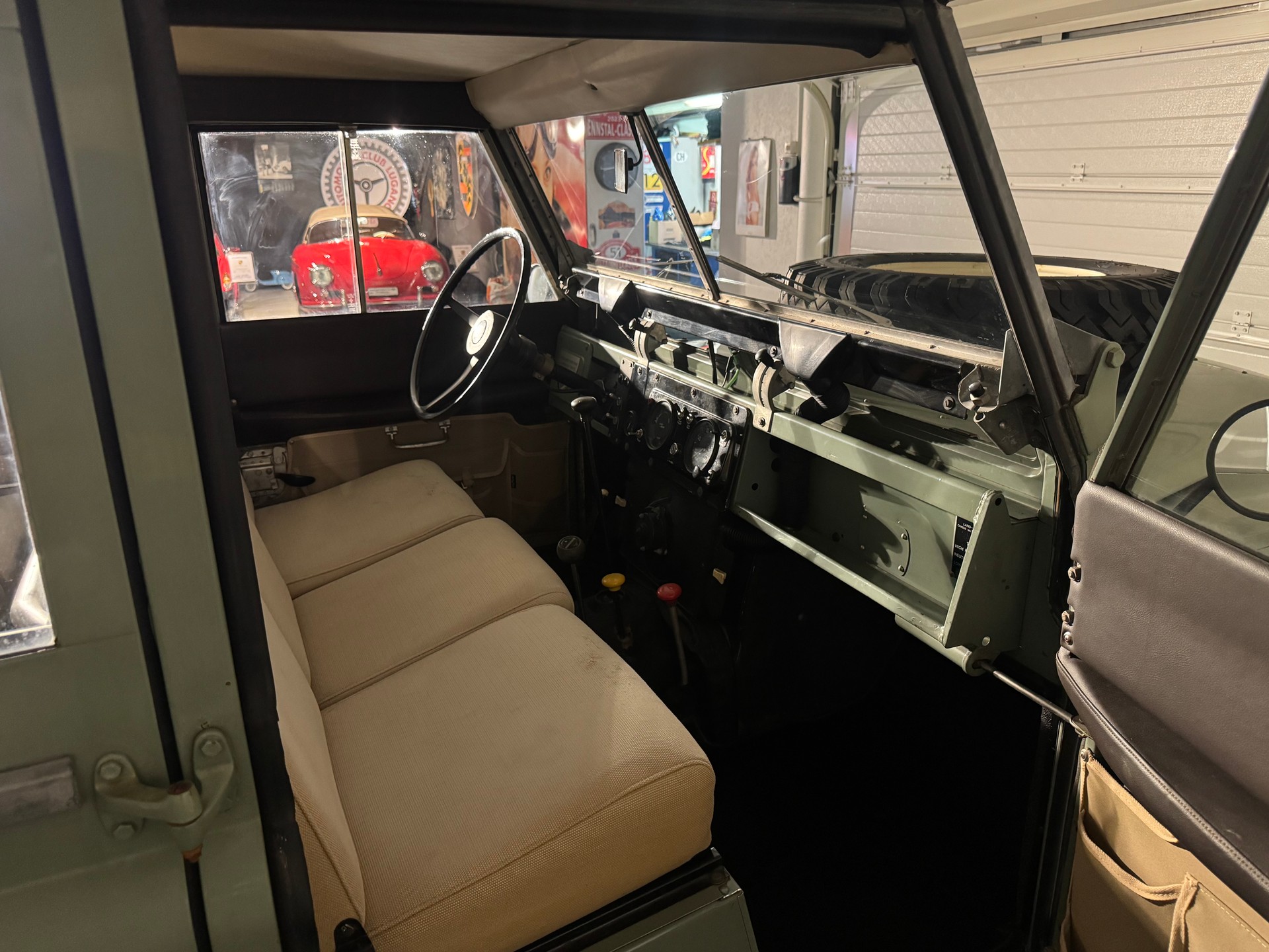 LAND ROVER 109 Serie IIA 2.6-image-16