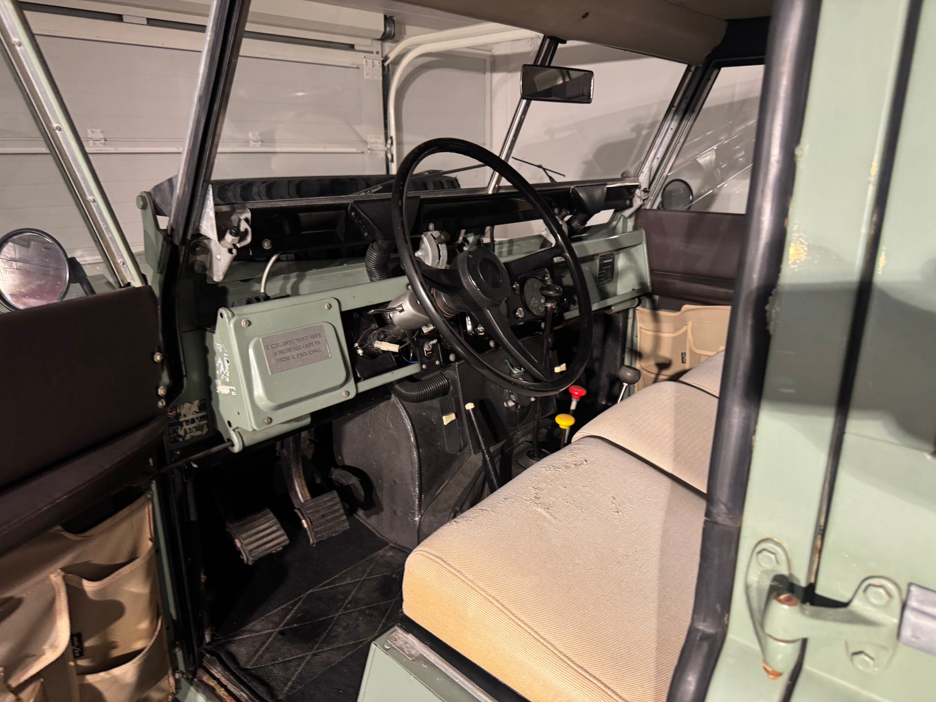 LAND ROVER 109 Serie IIA 2.6-image-11