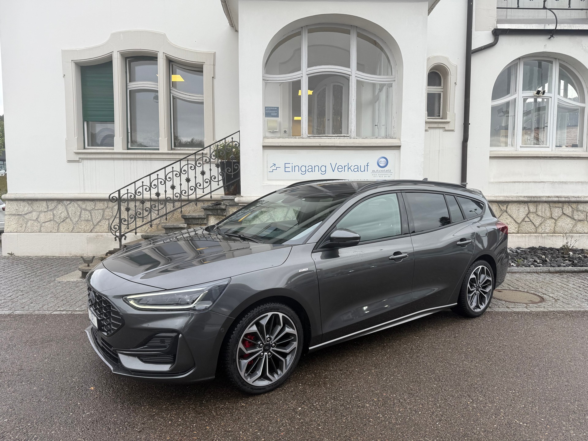 FORD Focus Station Wagon 1.0i EcoB Hybrid 155 ST-Line X-image-0
