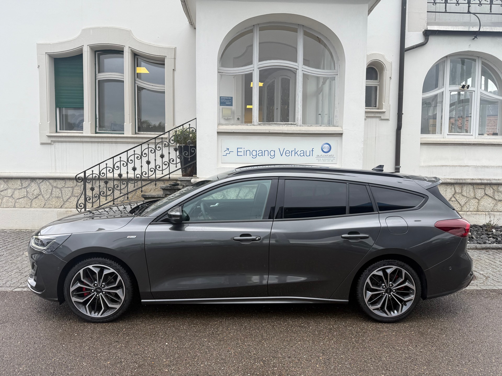 FORD Focus Station Wagon 1.0i EcoB Hybrid 155 ST-Line X-image-3