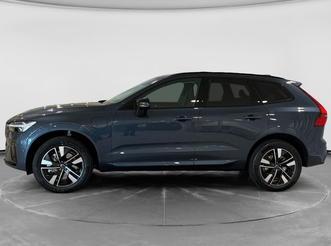 VOLVO XC60 T6 eAWD PluginHybrid Plus Dark Geartronic-image-1