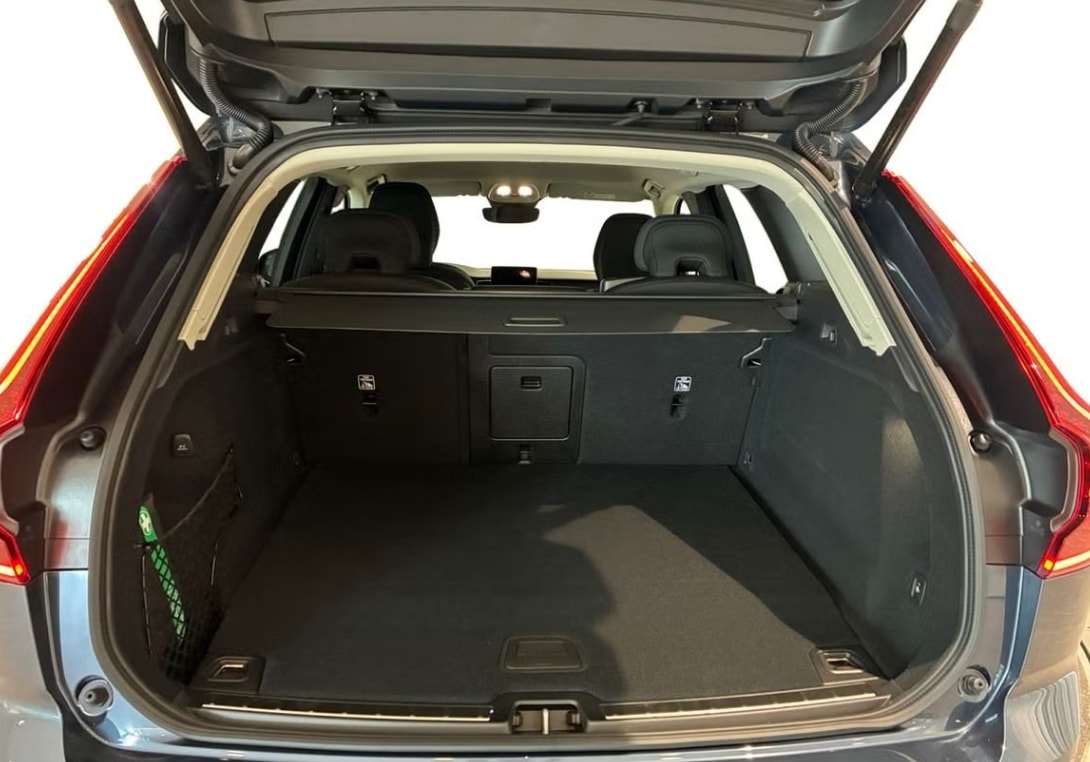 VOLVO XC60 T6 eAWD PluginHybrid Plus Dark Geartronic-image-5
