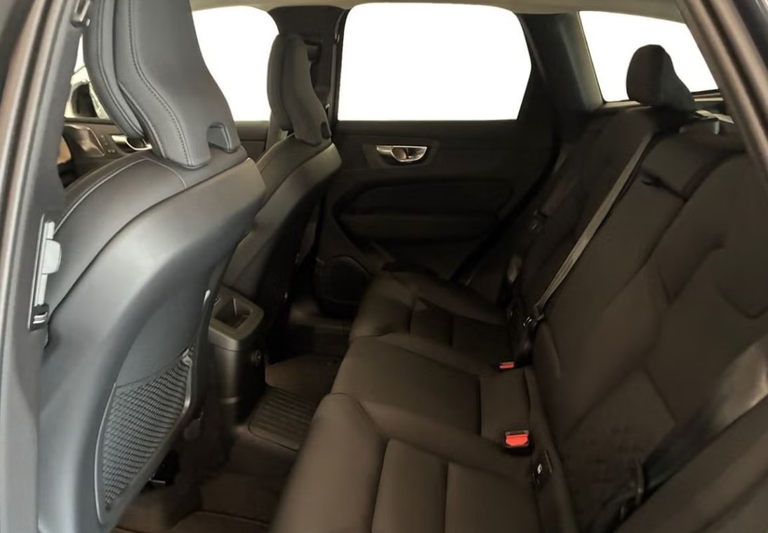 VOLVO XC60 T6 eAWD PluginHybrid Plus Dark Geartronic-image-4