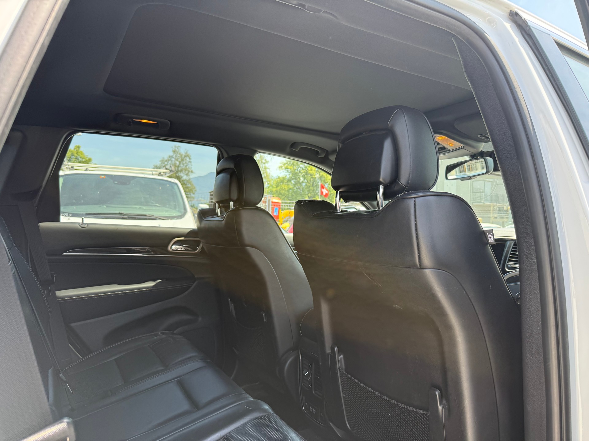 JEEP Grand Cherokee 3.0 CRD Overland Automatic-image-10