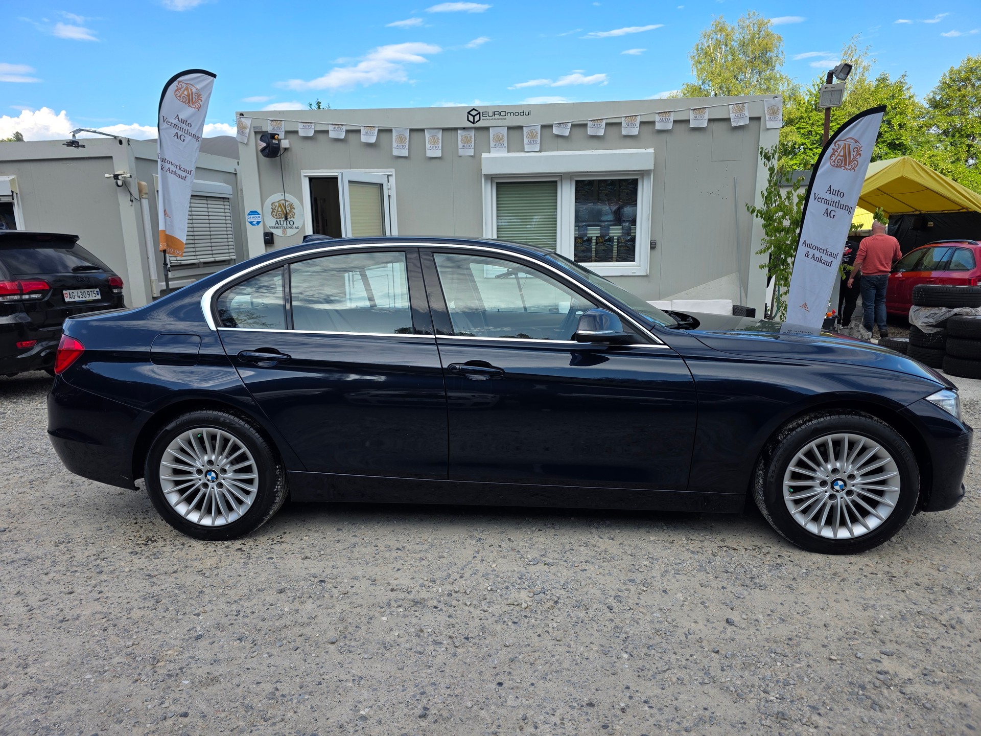 BMW 320i xDrive Luxury Line Frisch ab MFK / Frisch ab Service / Inklusive Garantie / Gratis Lieferung-image-5