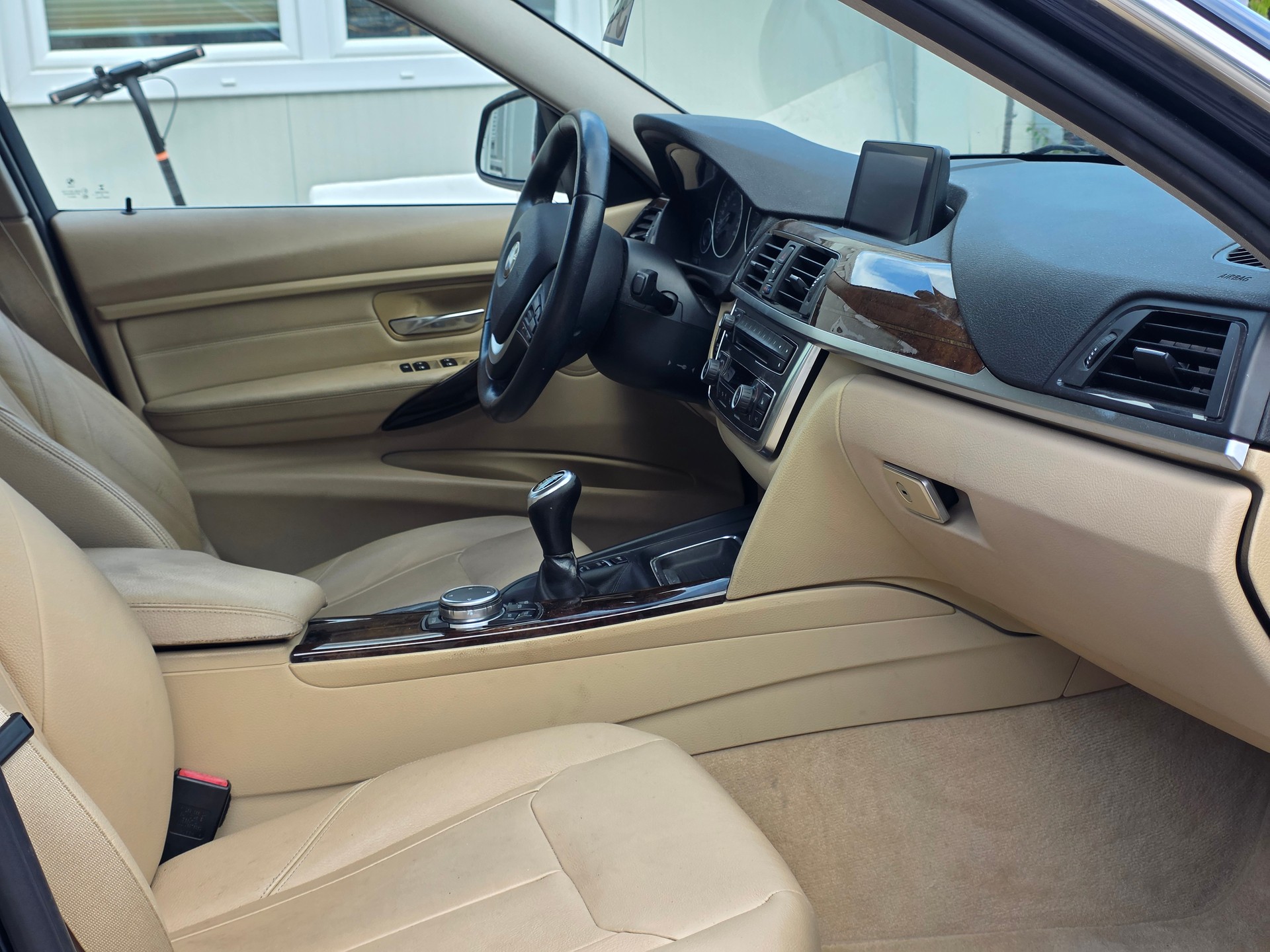 BMW 320i xDrive Luxury Line Frisch ab MFK / Frisch ab Service / Inklusive Garantie / Gratis Lieferung-image-17
