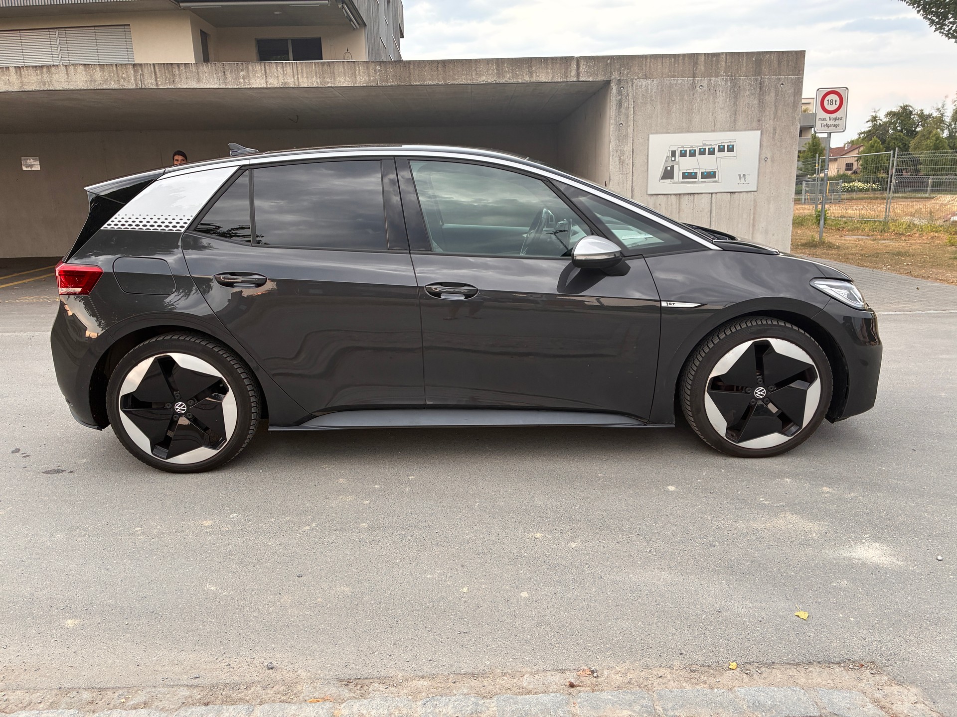 VW ID.3 Pro Performance 58 kWh Life-image-3