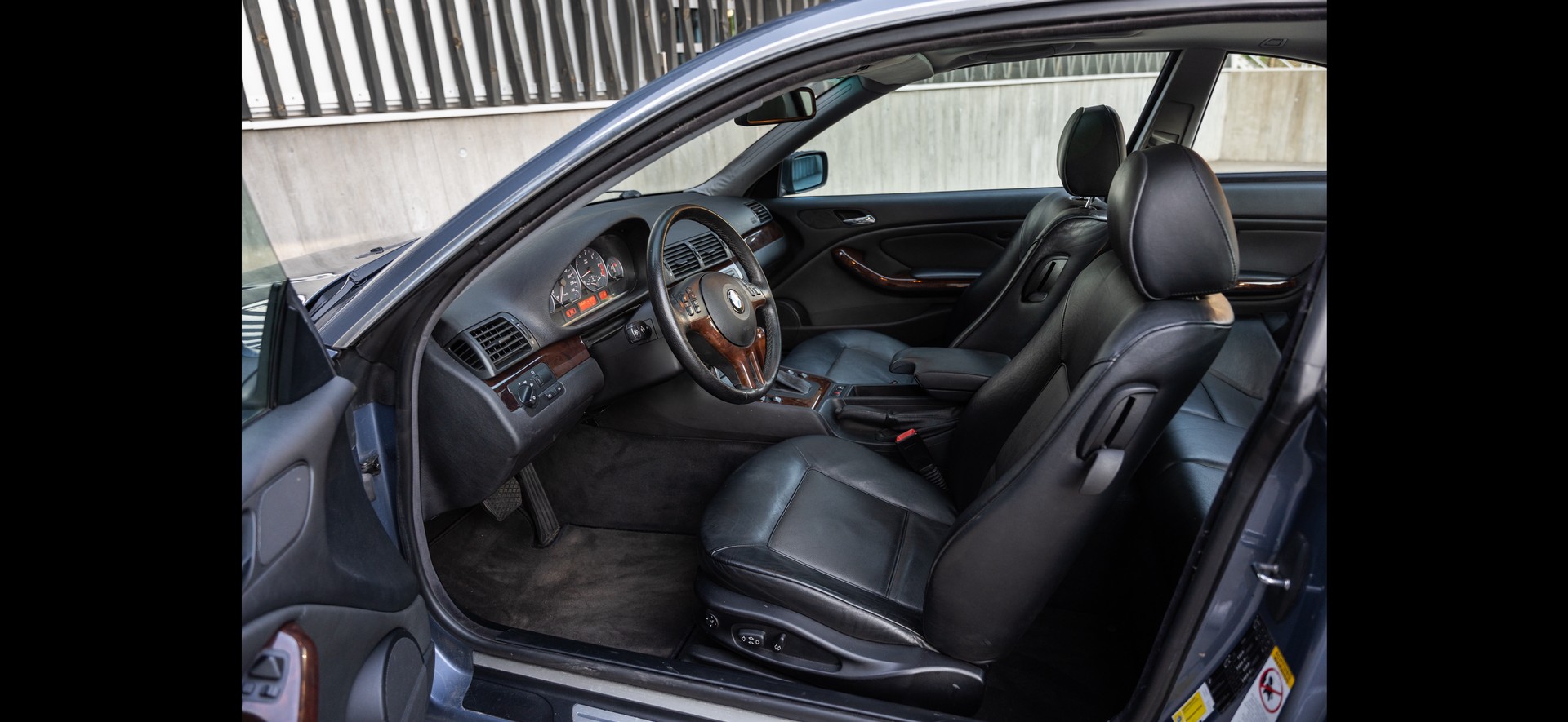 BMW 330Ci-image-3